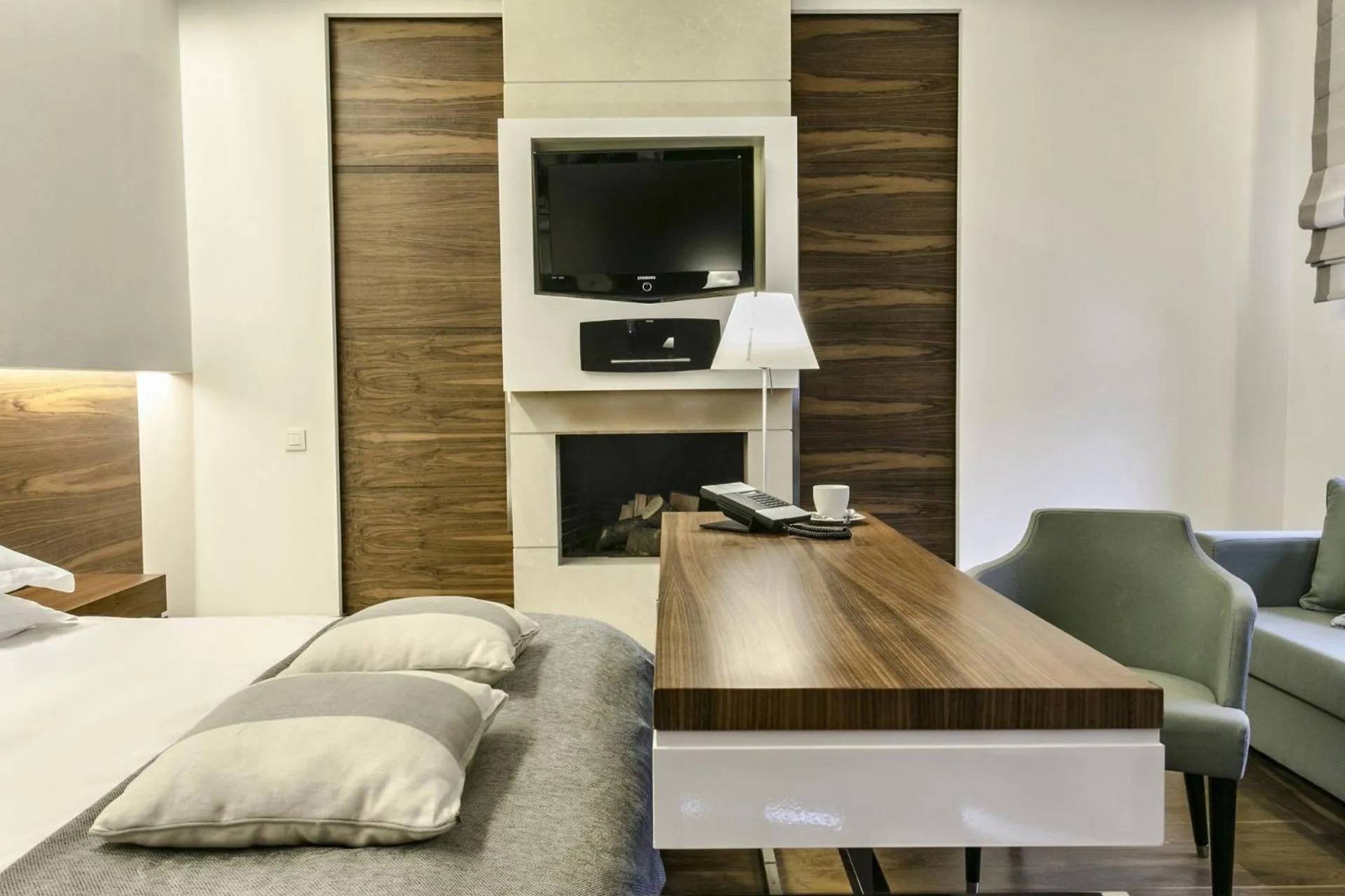 Photo of the whole room, Bed in 12 Months Resort & Spa