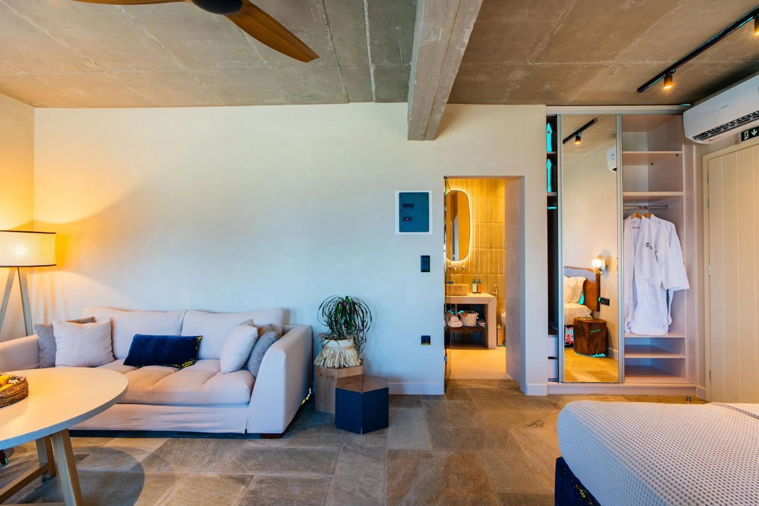 Photo of the whole room, Bed in 12 Months Resort & Spa