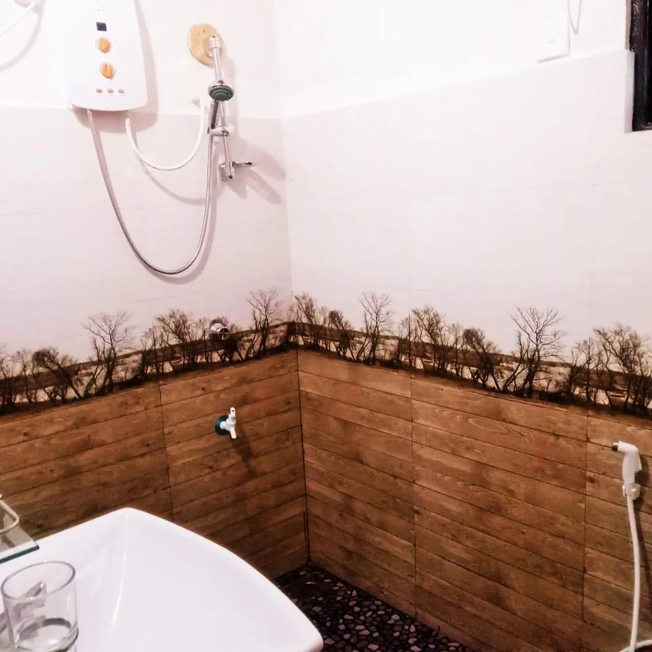 Shower in Ella Green Cottages