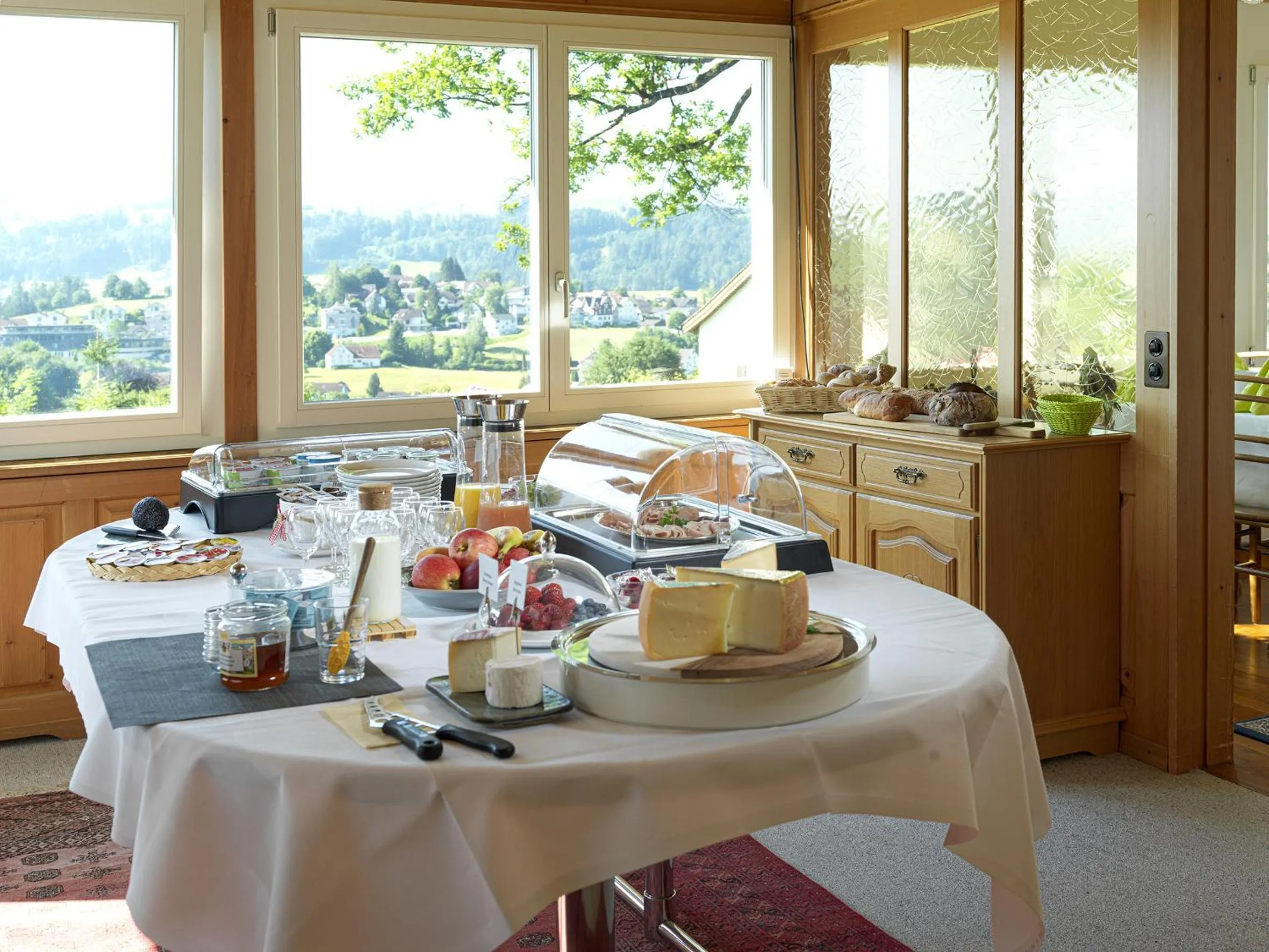 Breakfast in Hotel B&BAlpenheim