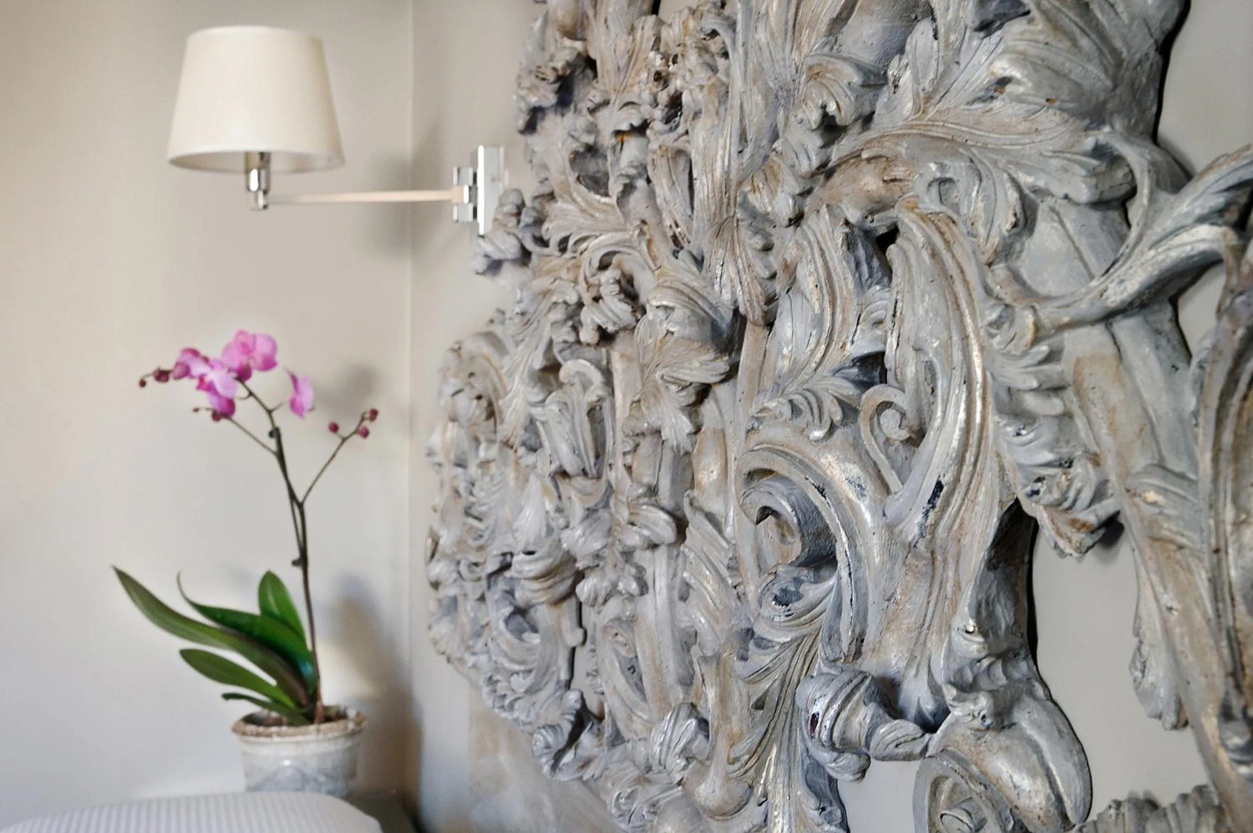 Decorative detail in Casa Montani