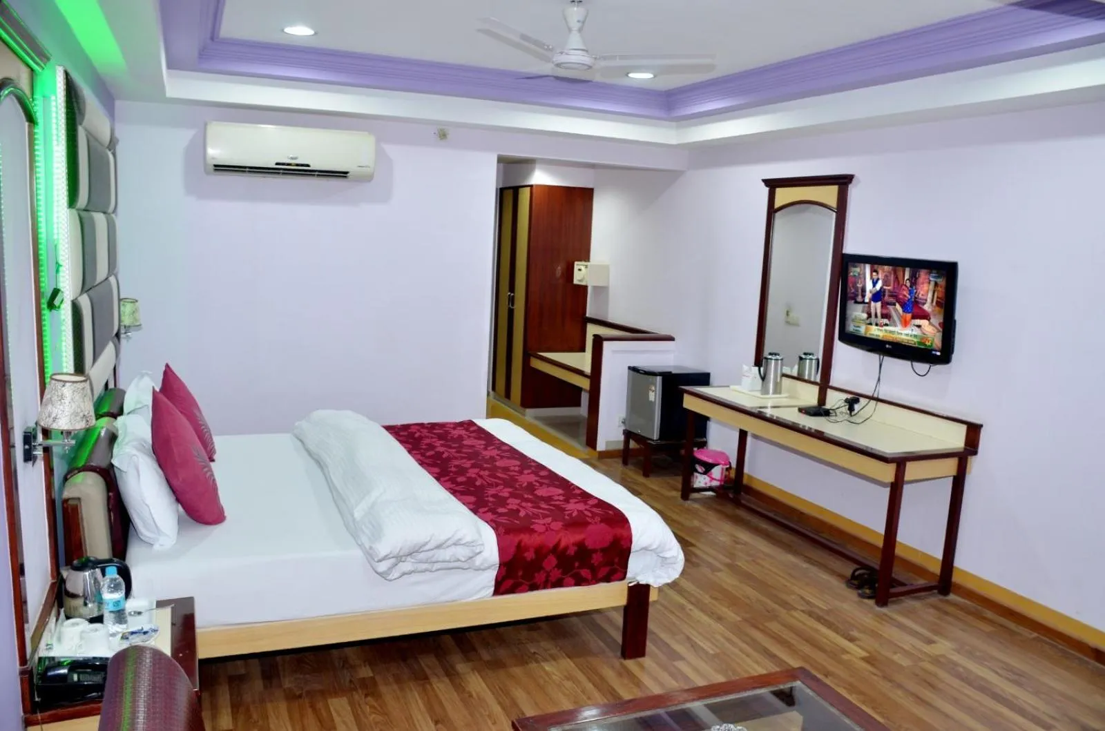 Bed in Hotel Heeralal