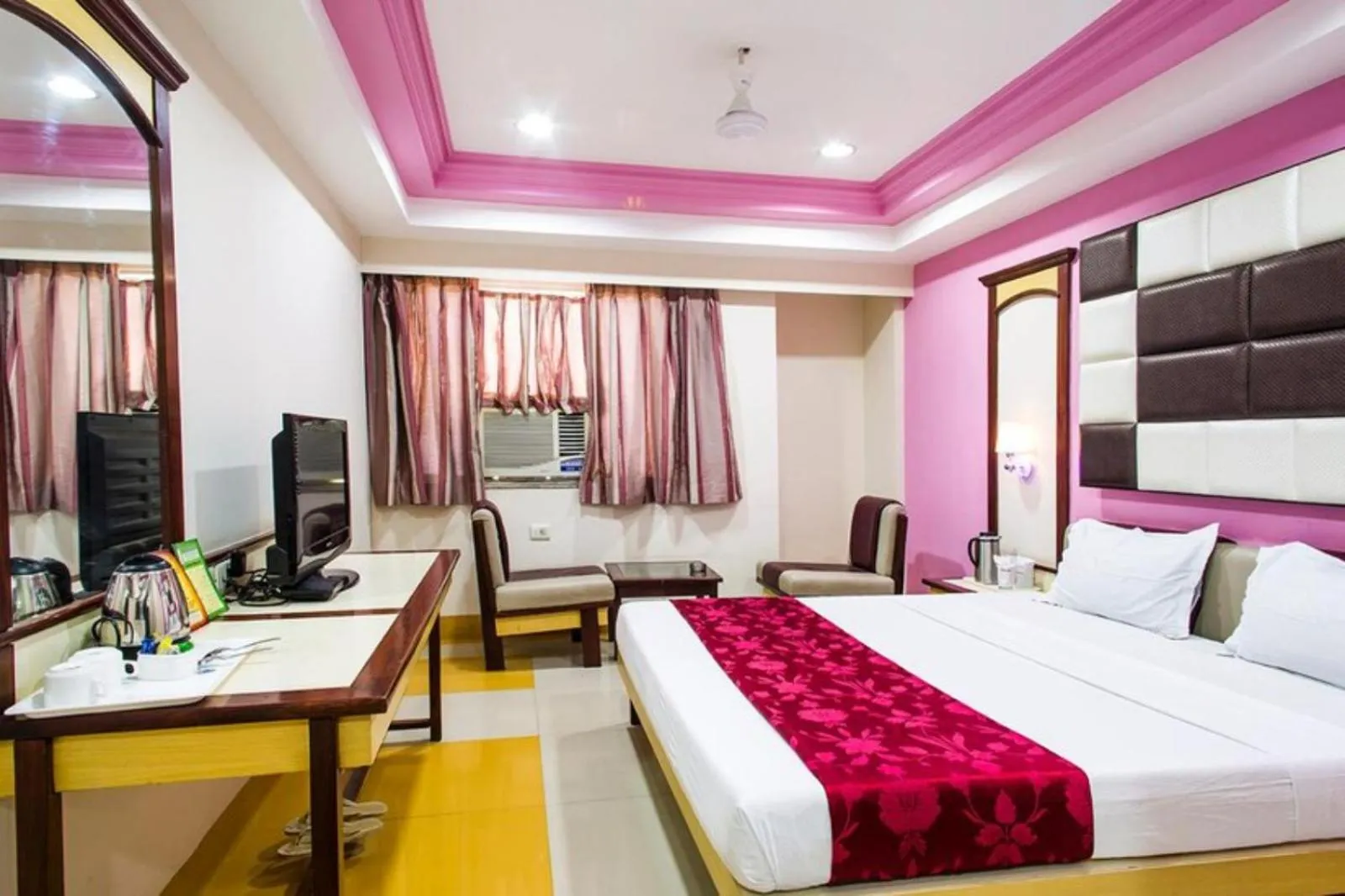 Bed in Hotel Heeralal
