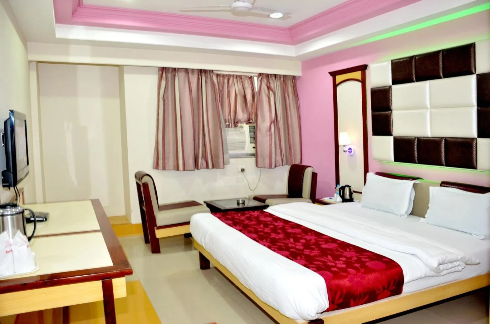 Bed in Hotel Heeralal