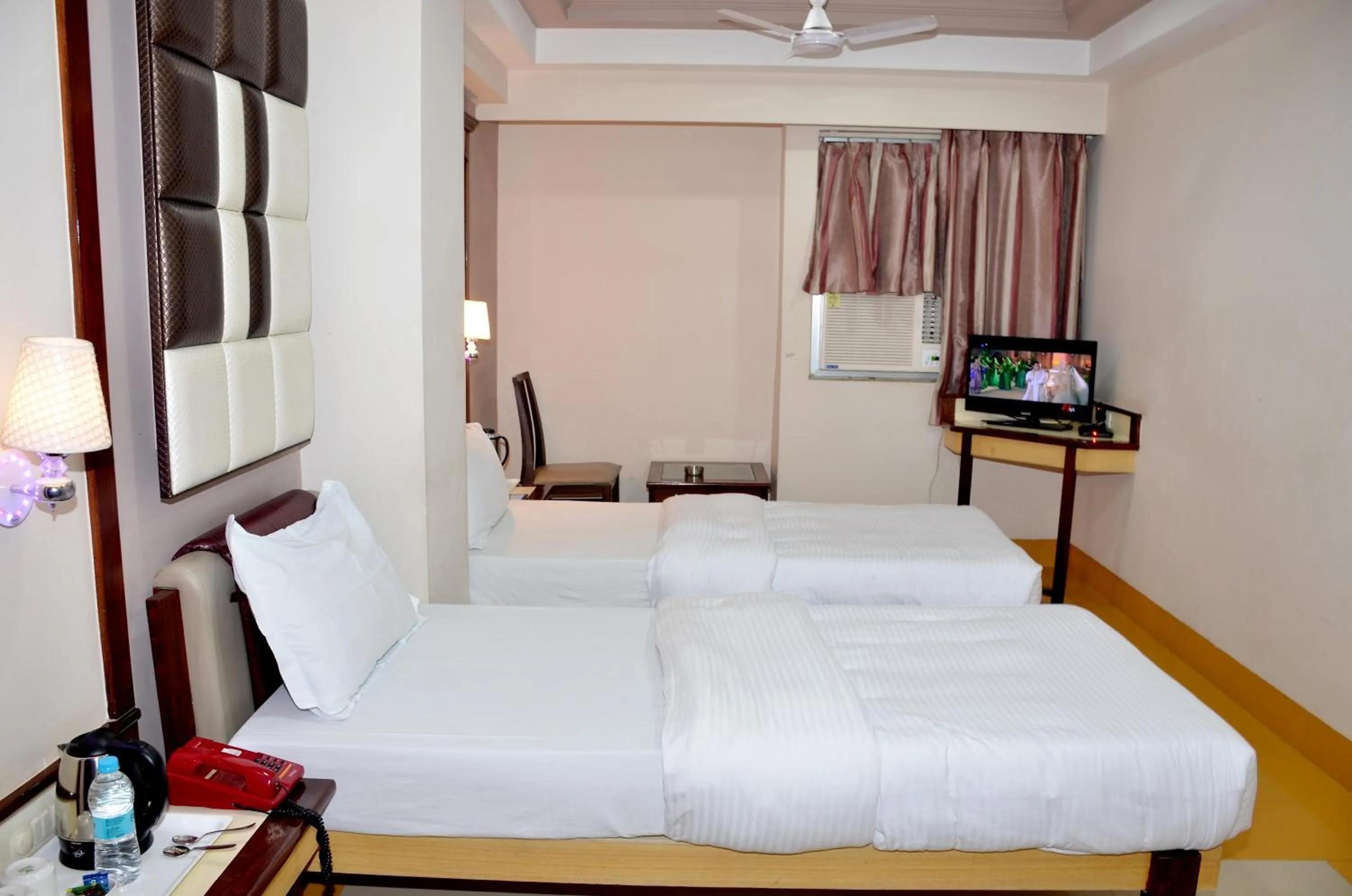 Bed in Hotel Heeralal