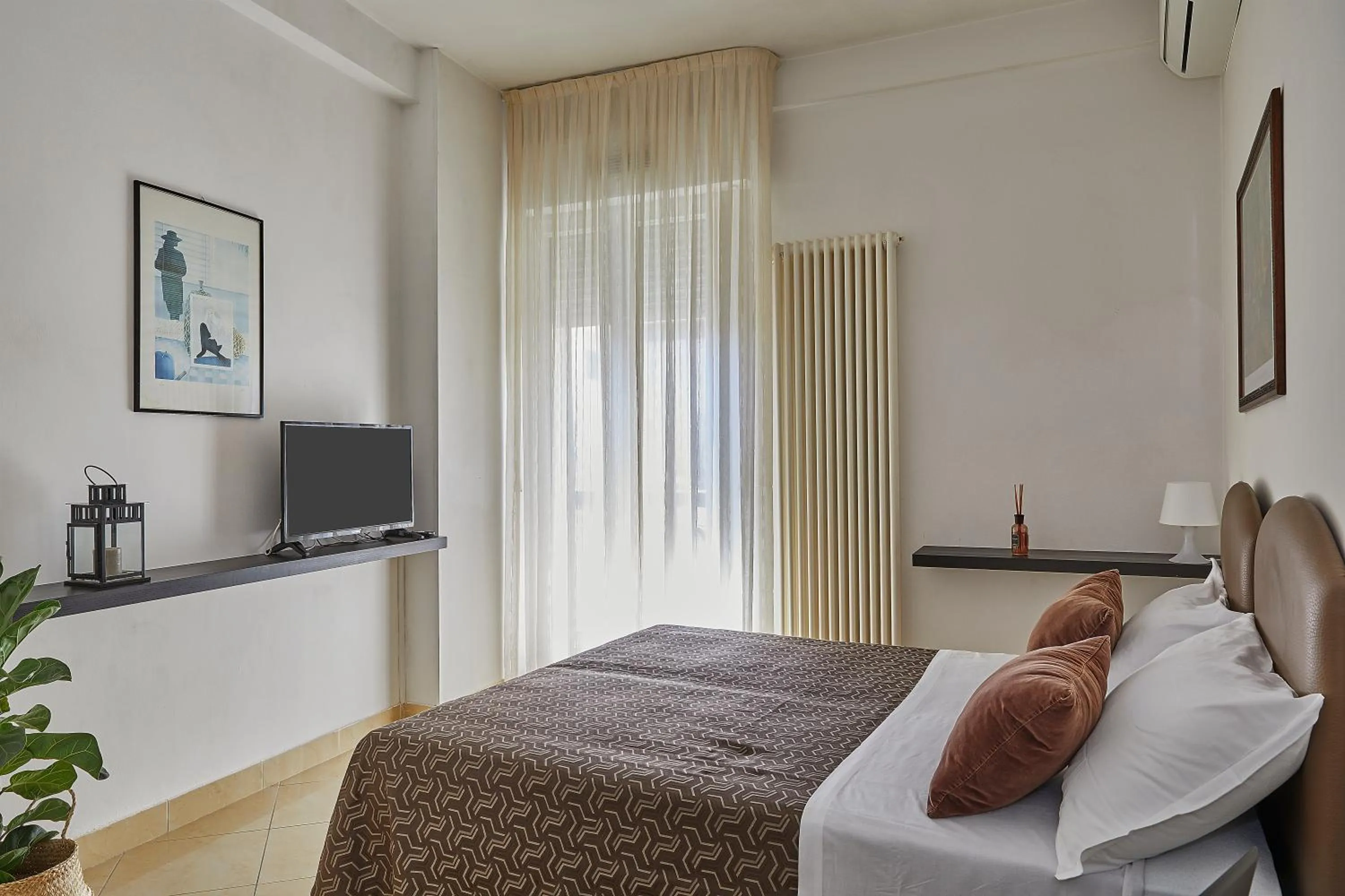 Bed in Residence Fellini