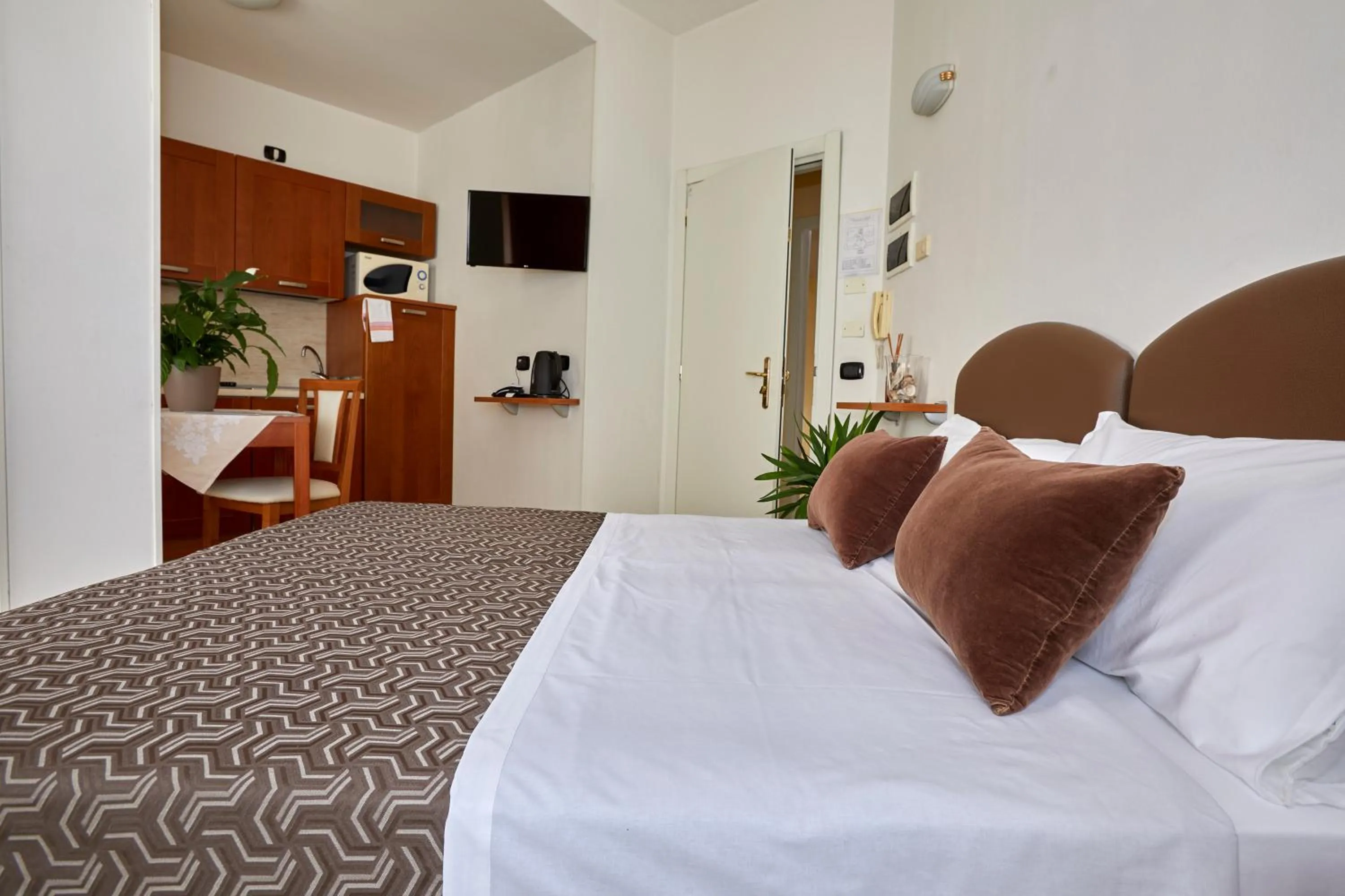 Bed in Residence Fellini