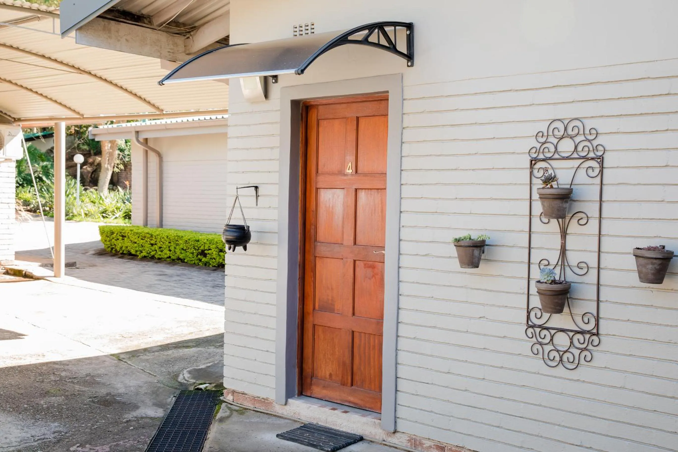 Property building in 85 Ehmke Guesthouse