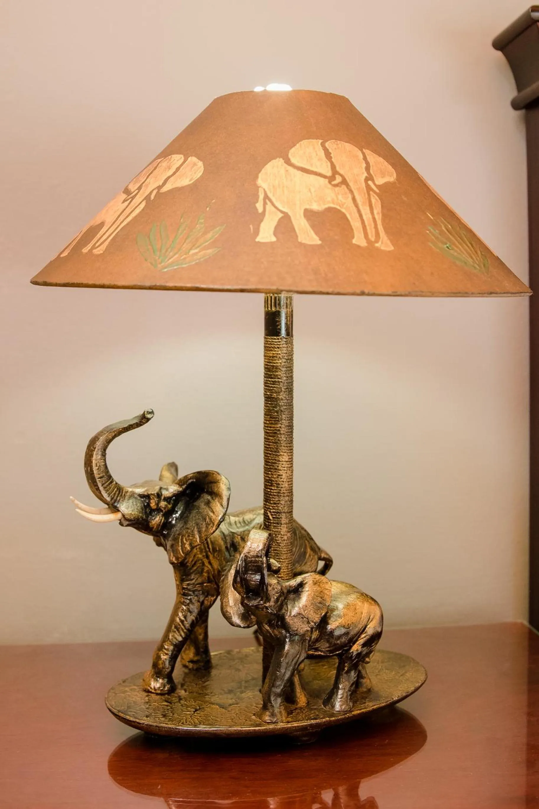 Decorative detail in 85 Ehmke Guesthouse