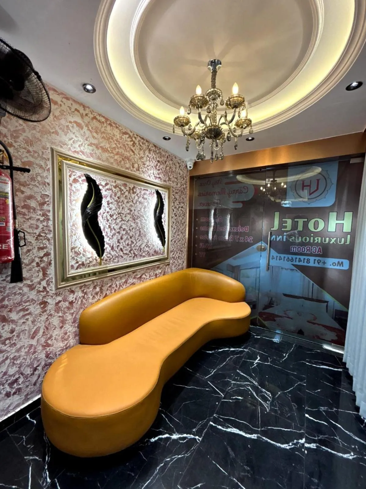 Living room in Hotel Luxurious Inn