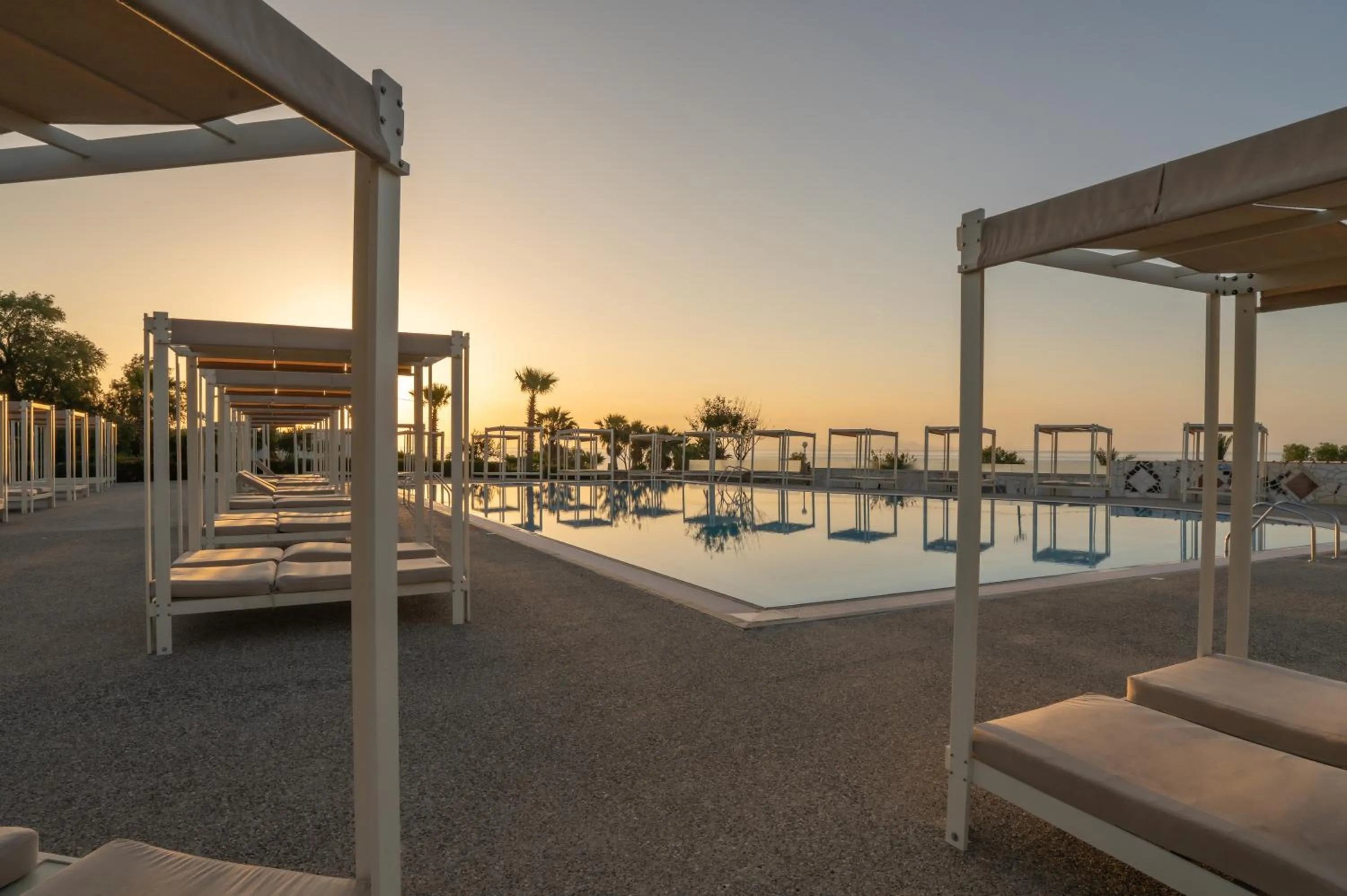 Grand Blue Beach Hotel