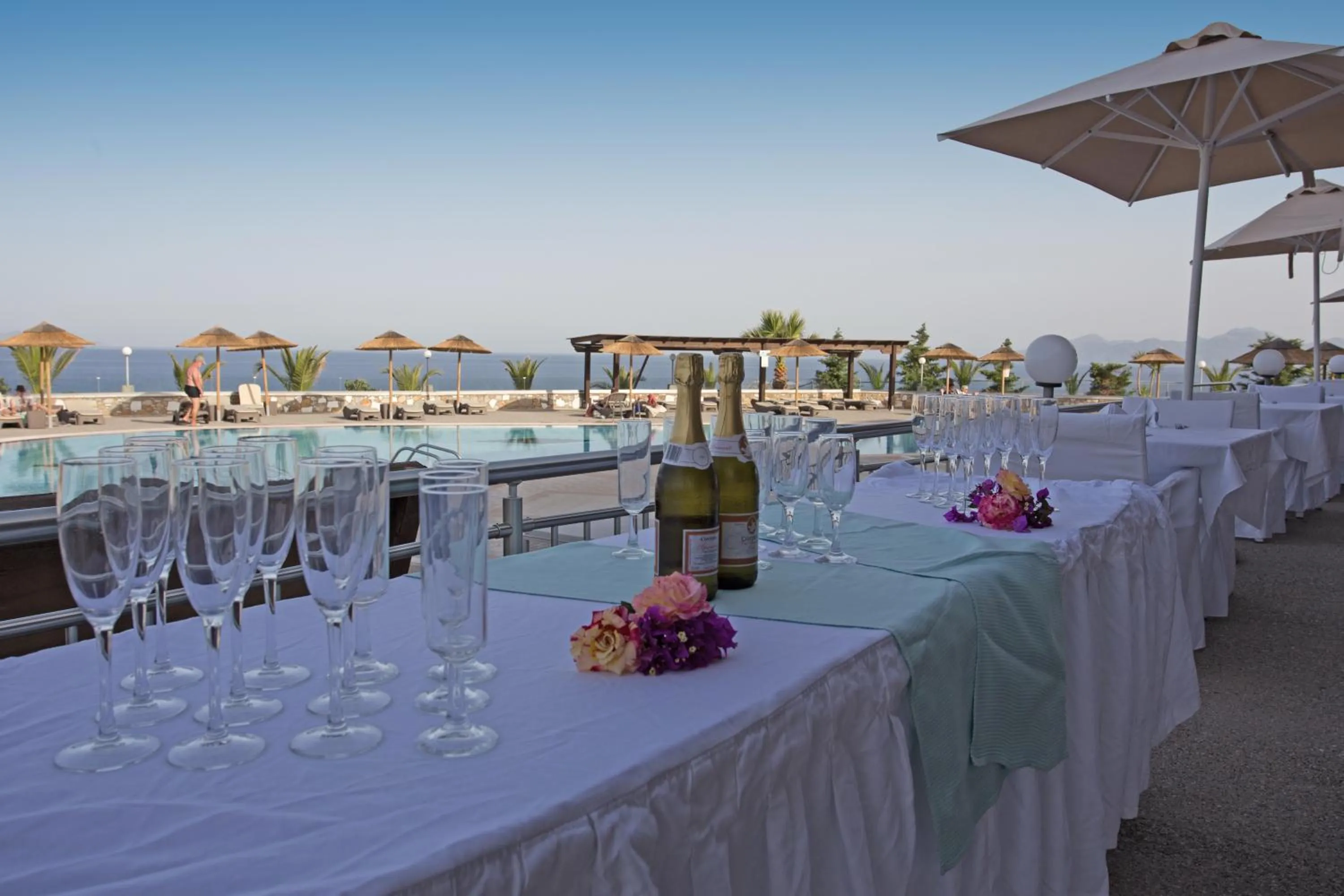 Restaurant/places to eat in Grand Blue Beach Hotel