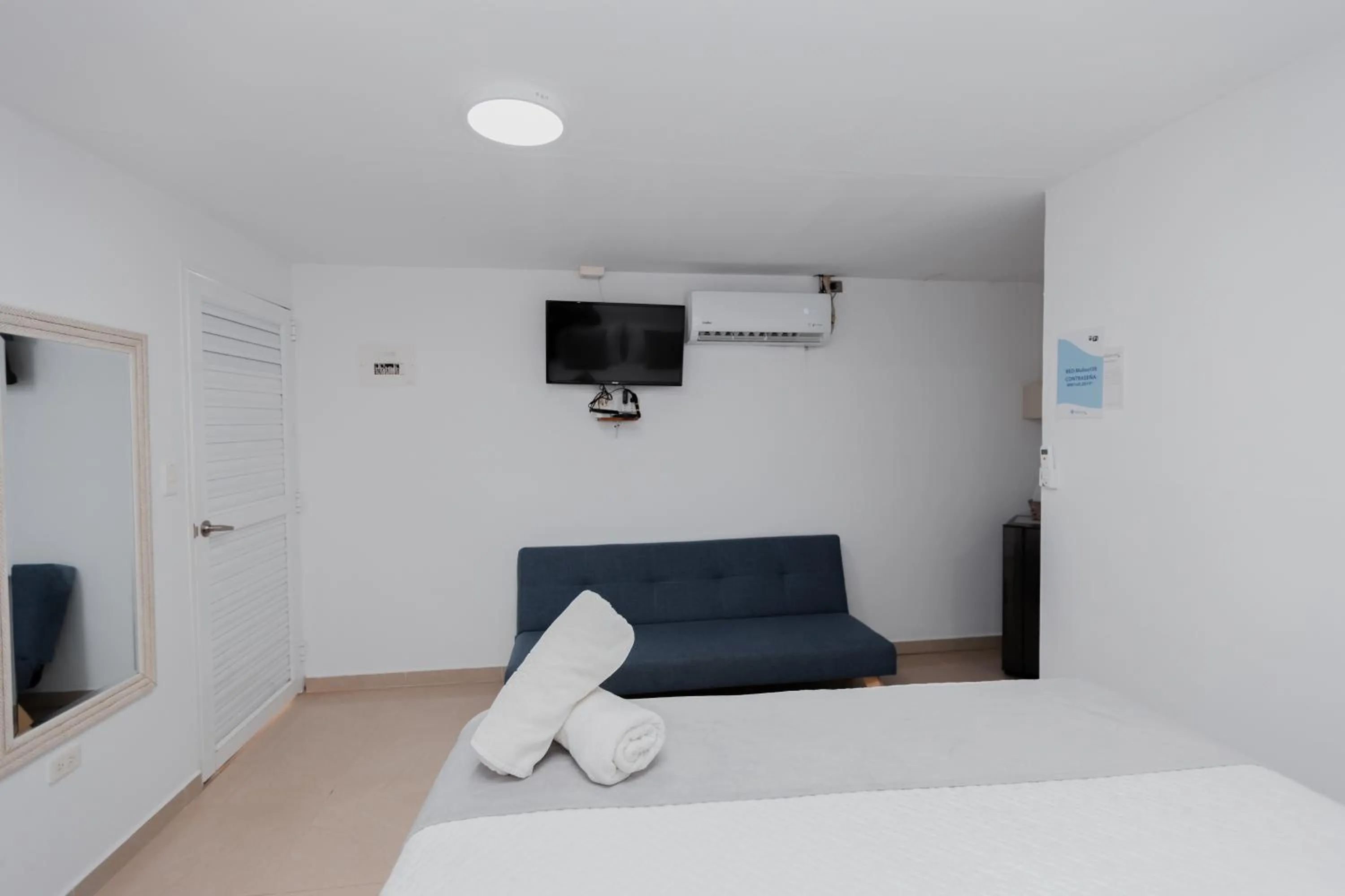 Photo of the whole room, Bed in Hotel Molino de Viento