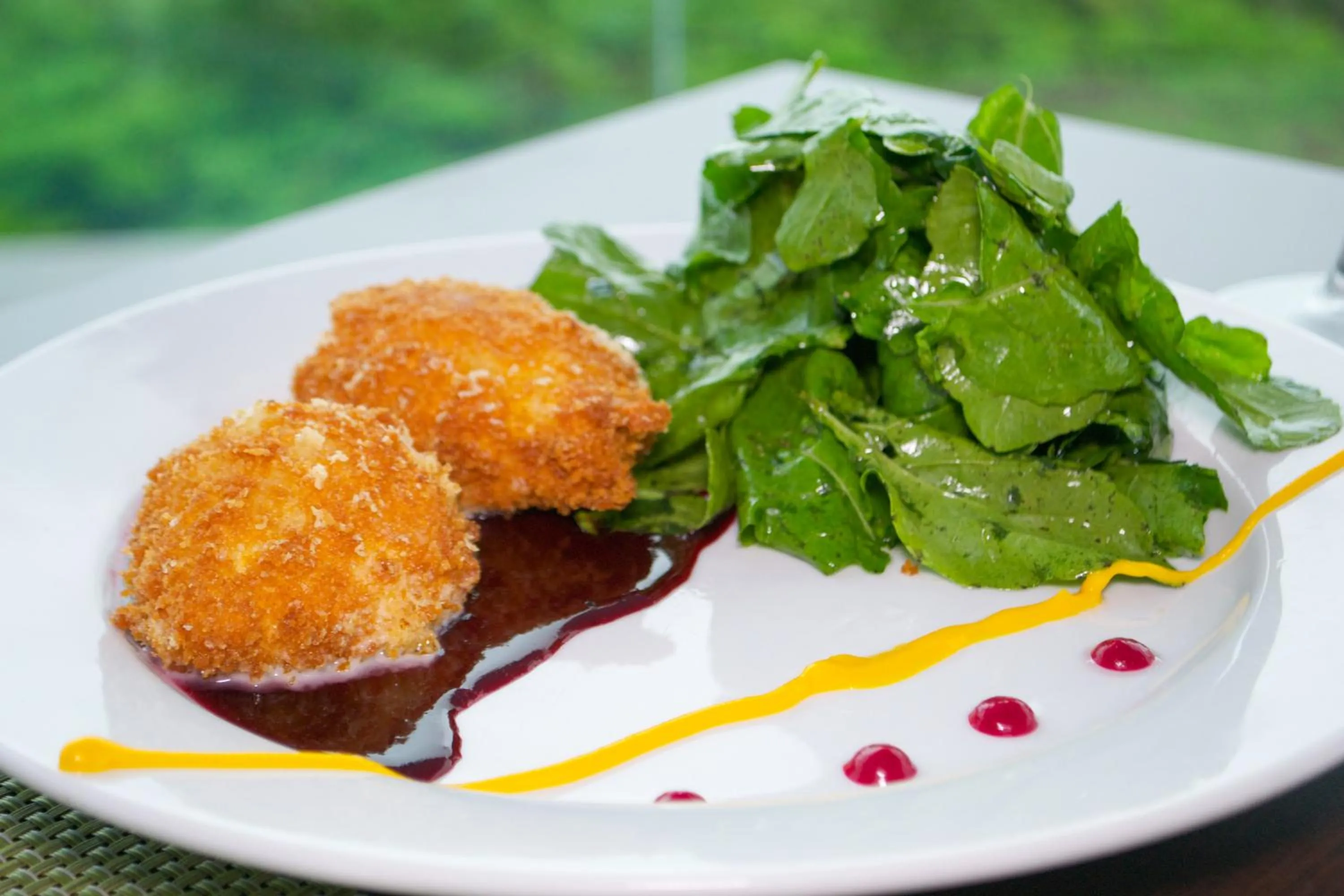 Restaurant/places to eat in Nammbú Beach Front Bungalows