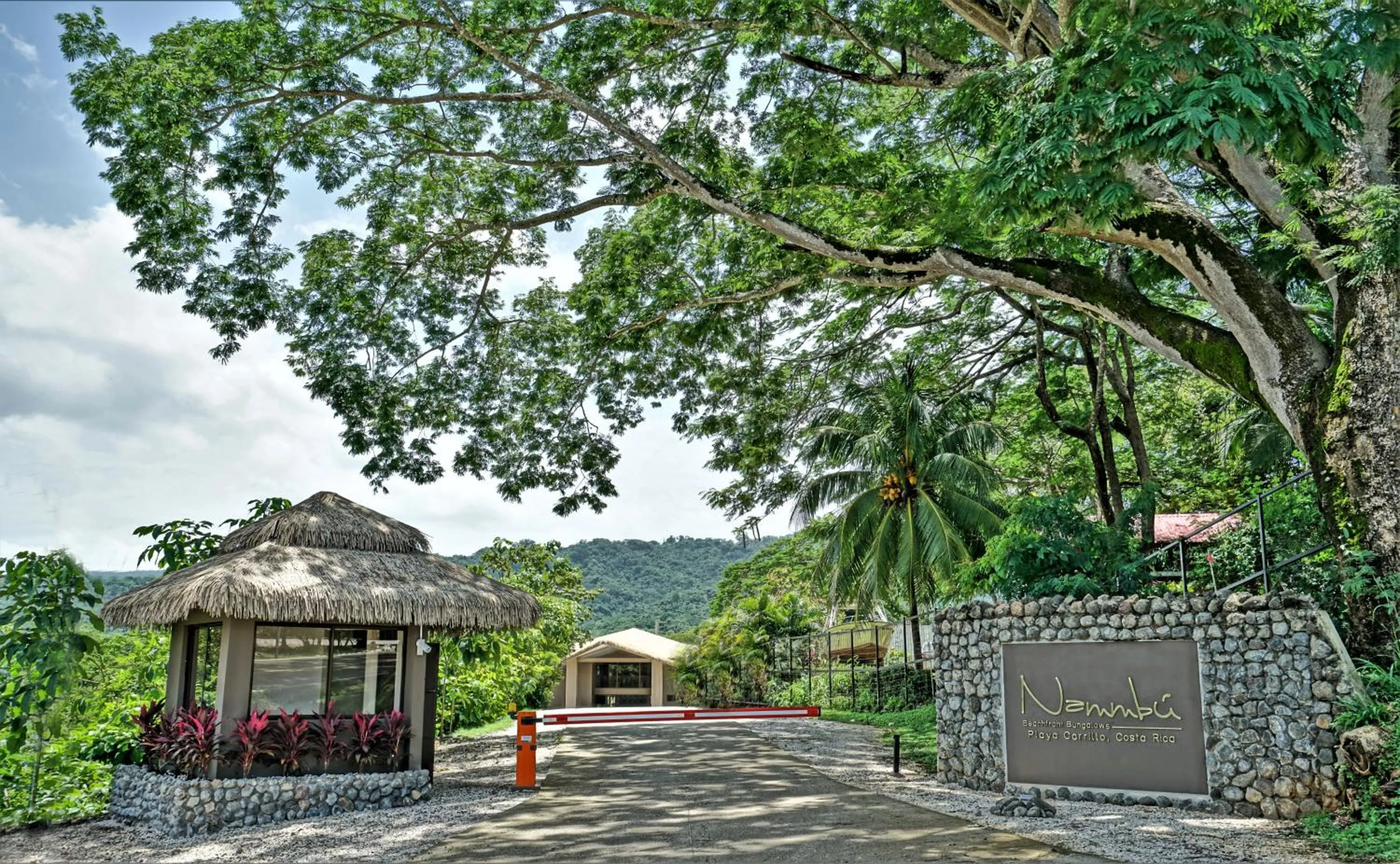 Facade/entrance in Nammbú Beach Front Bungalows
