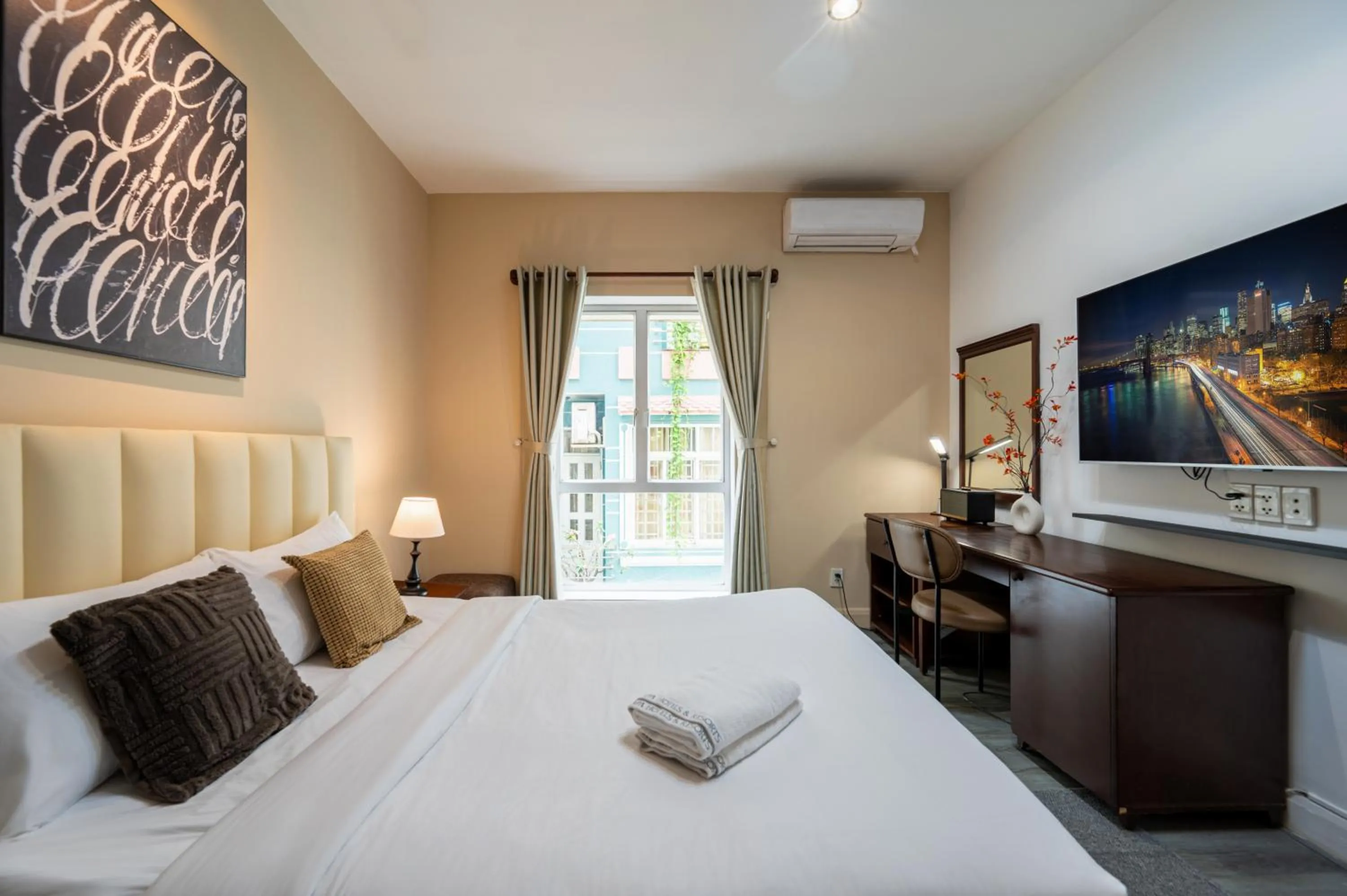 TV and multimedia, Bed in Serenity Center Saigon