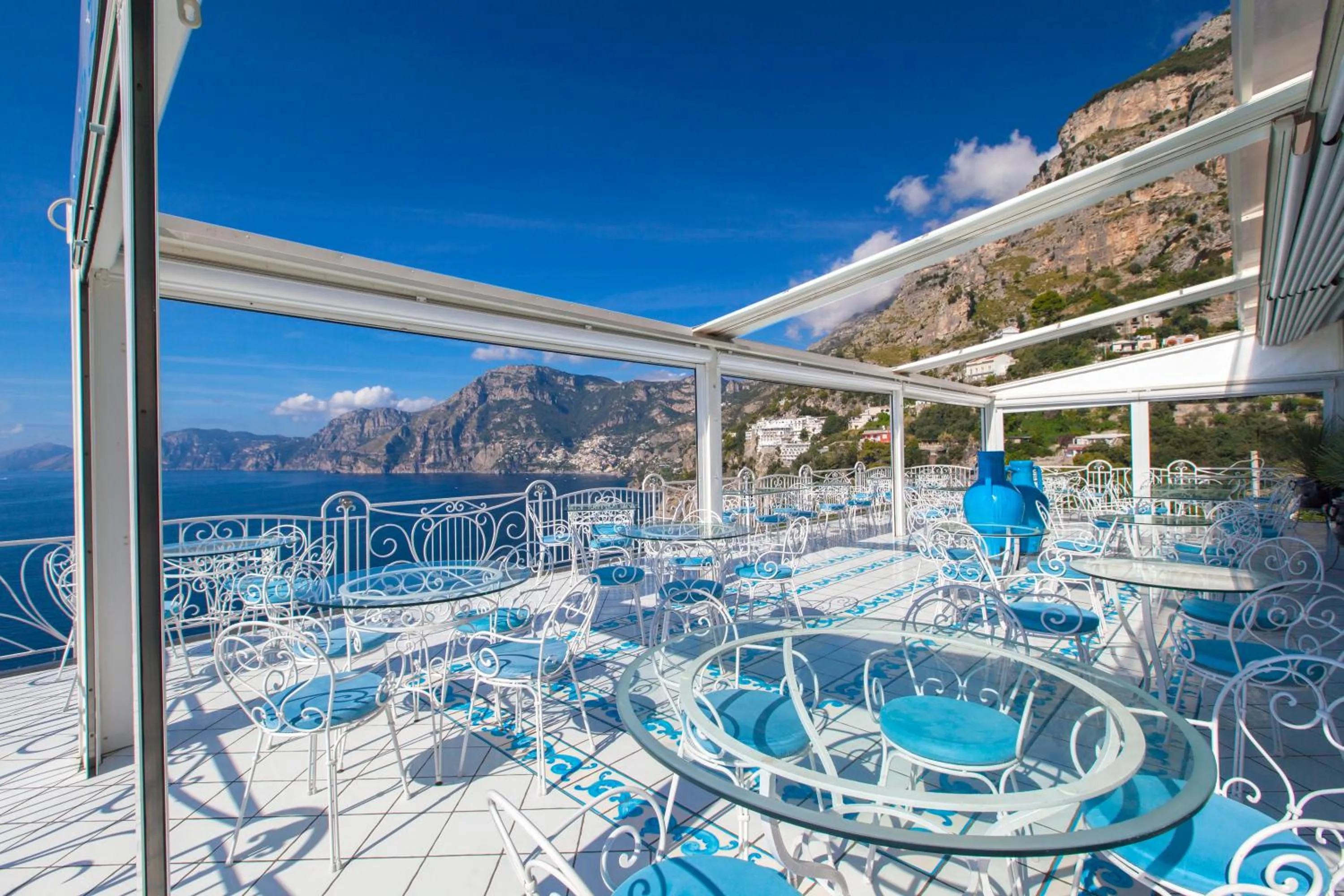 Patio in Hotel Smeraldo