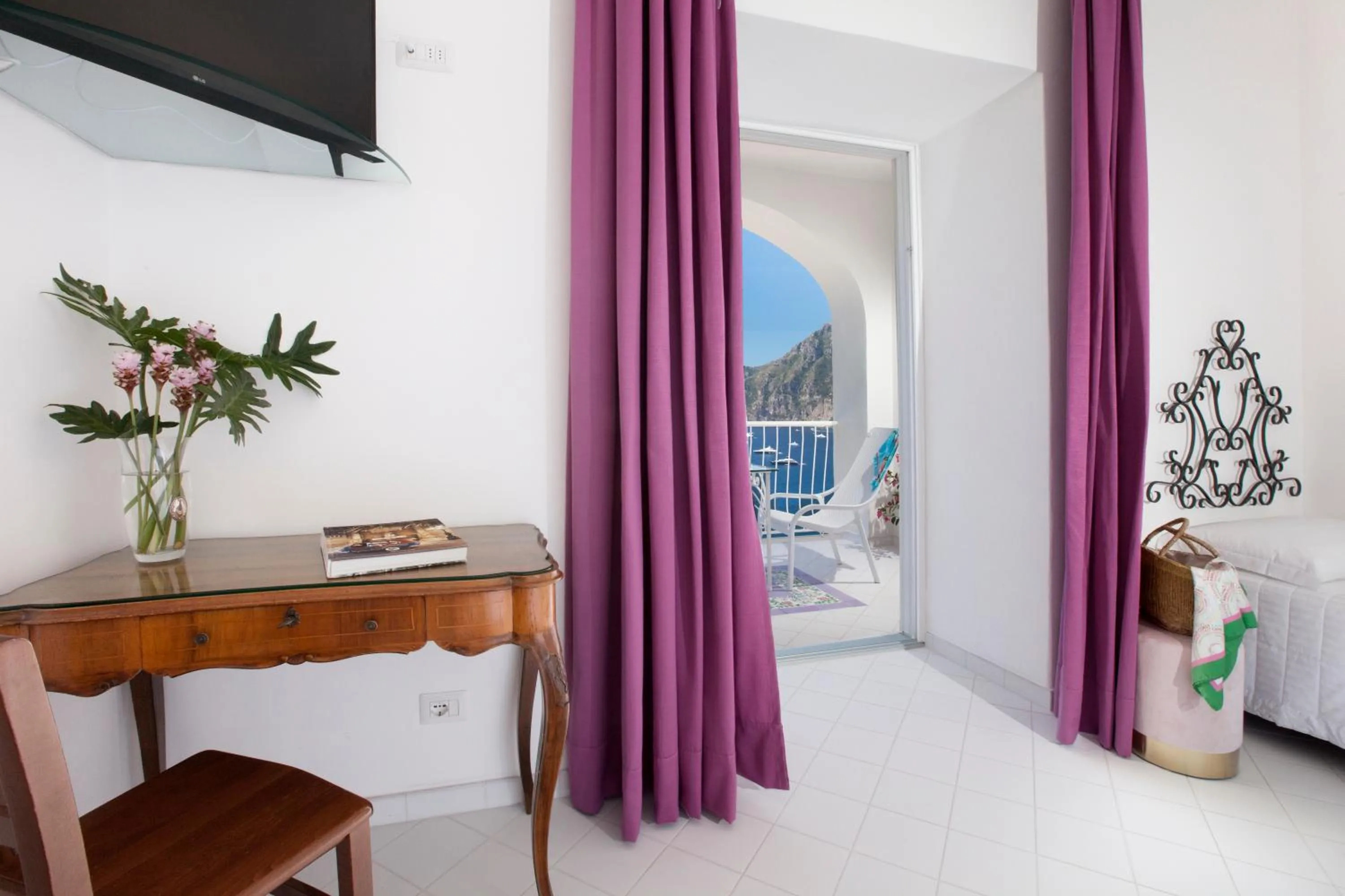 Bed in Hotel Smeraldo