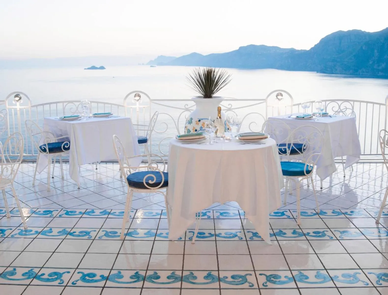 Restaurant/places to eat in Hotel Smeraldo