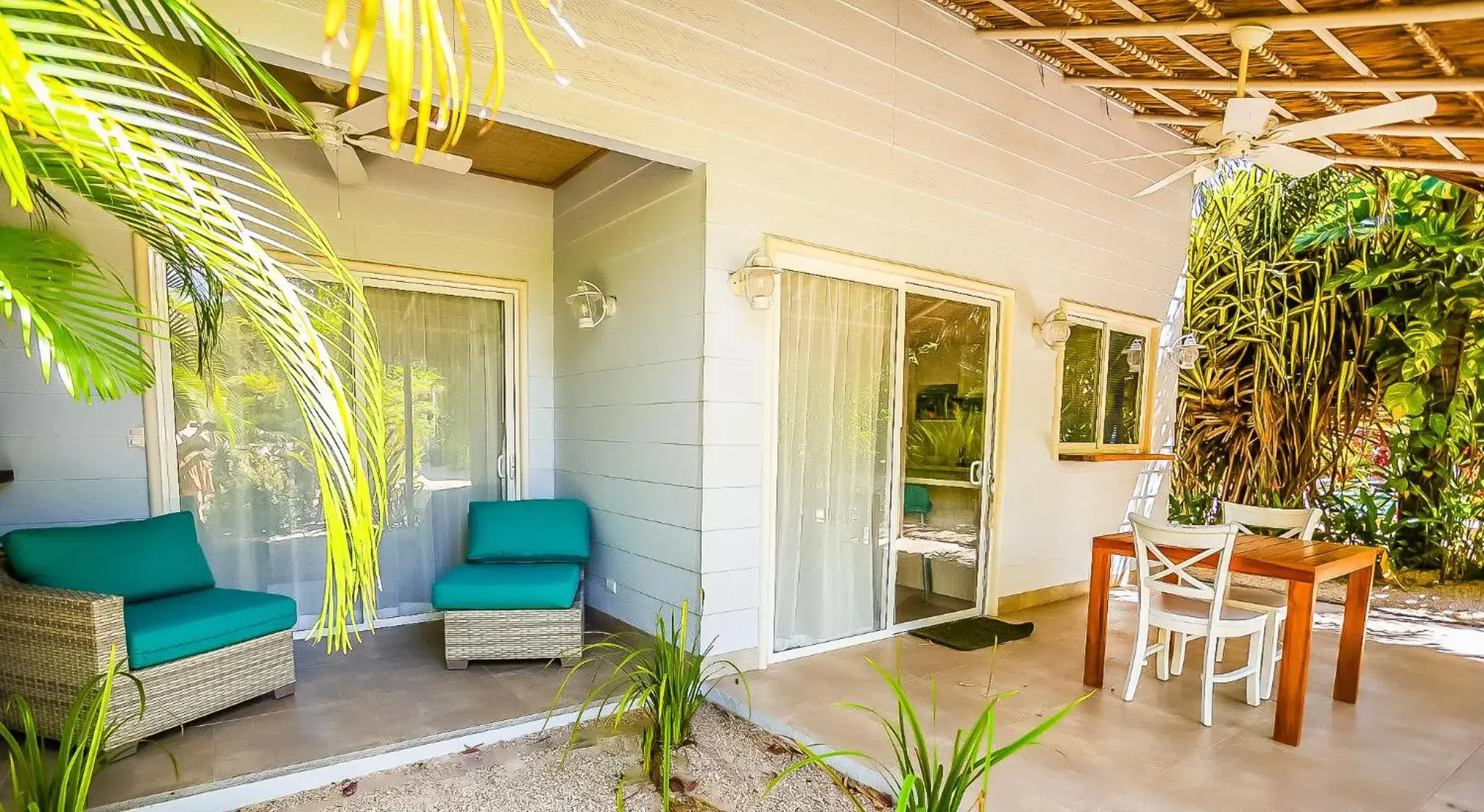 Family Bungalow in Les Voiles Blanches - Luxury Lodge Family Bungalow in Les Voiles Blanches - Luxury Lodge