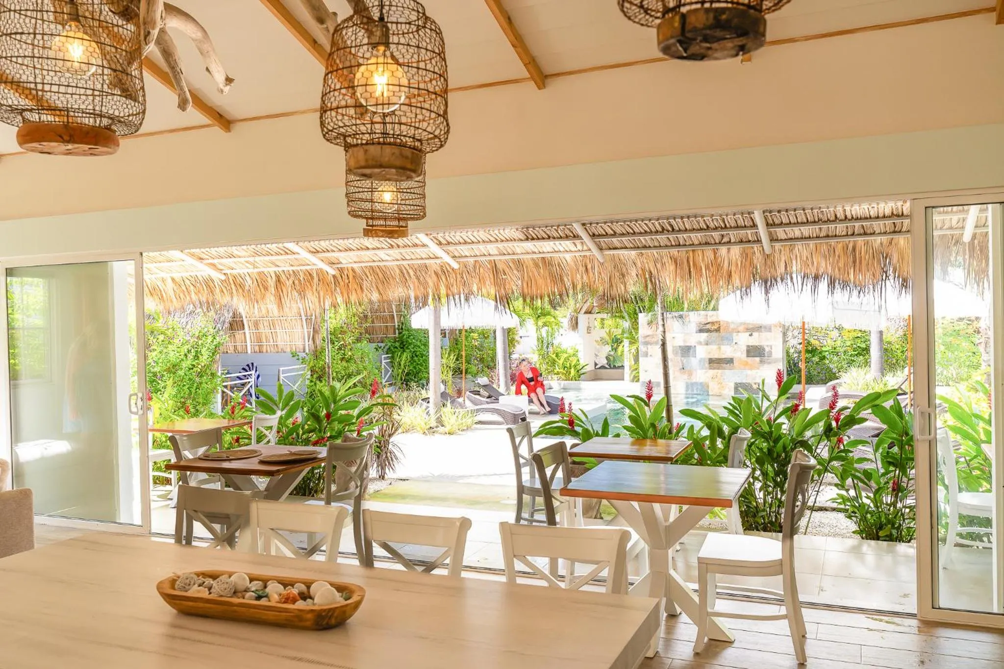 Dining area in Les Voiles Blanches - Luxury Lodge