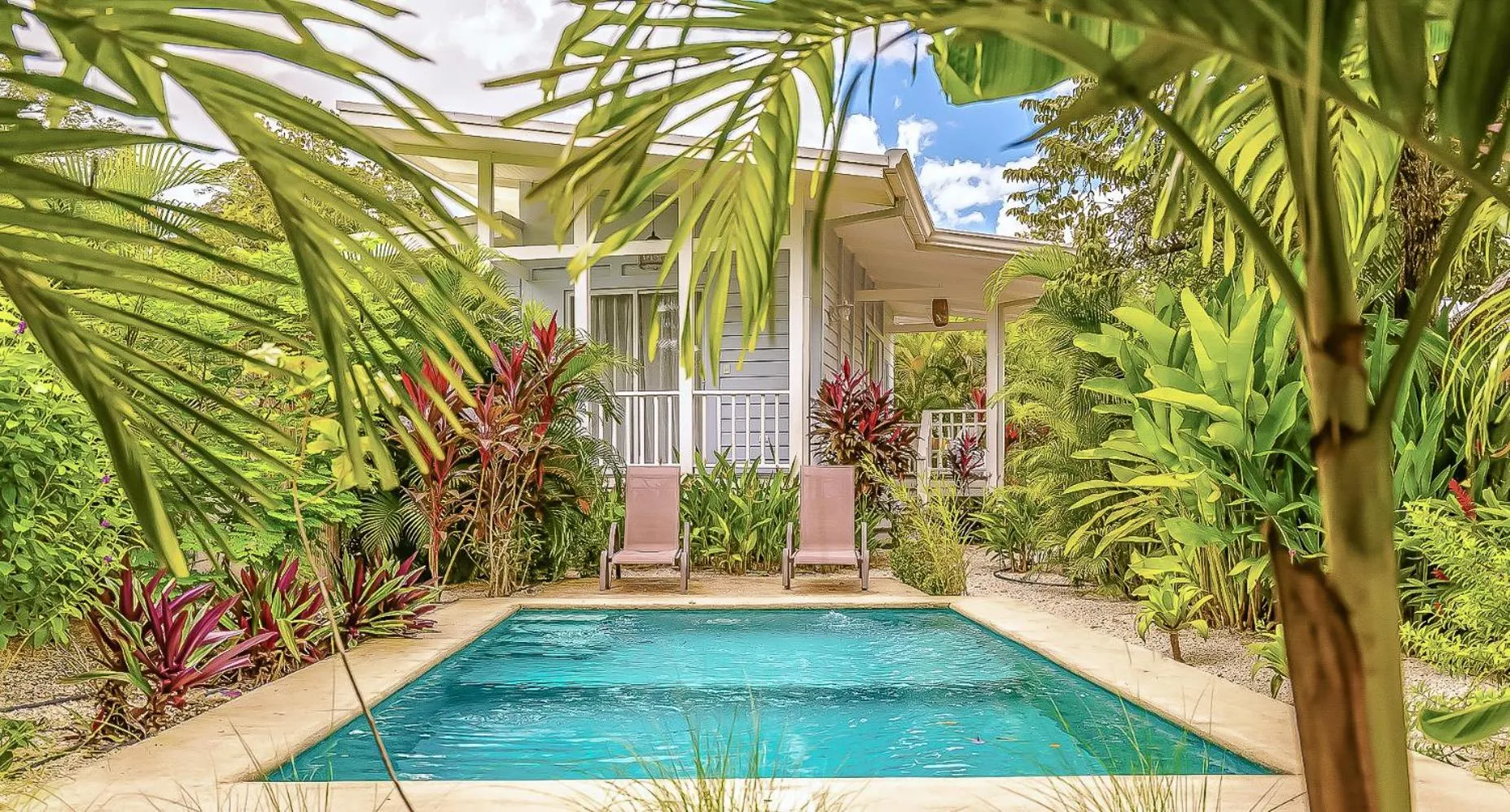 Pool view in Les Voiles Blanches - Luxury Lodge