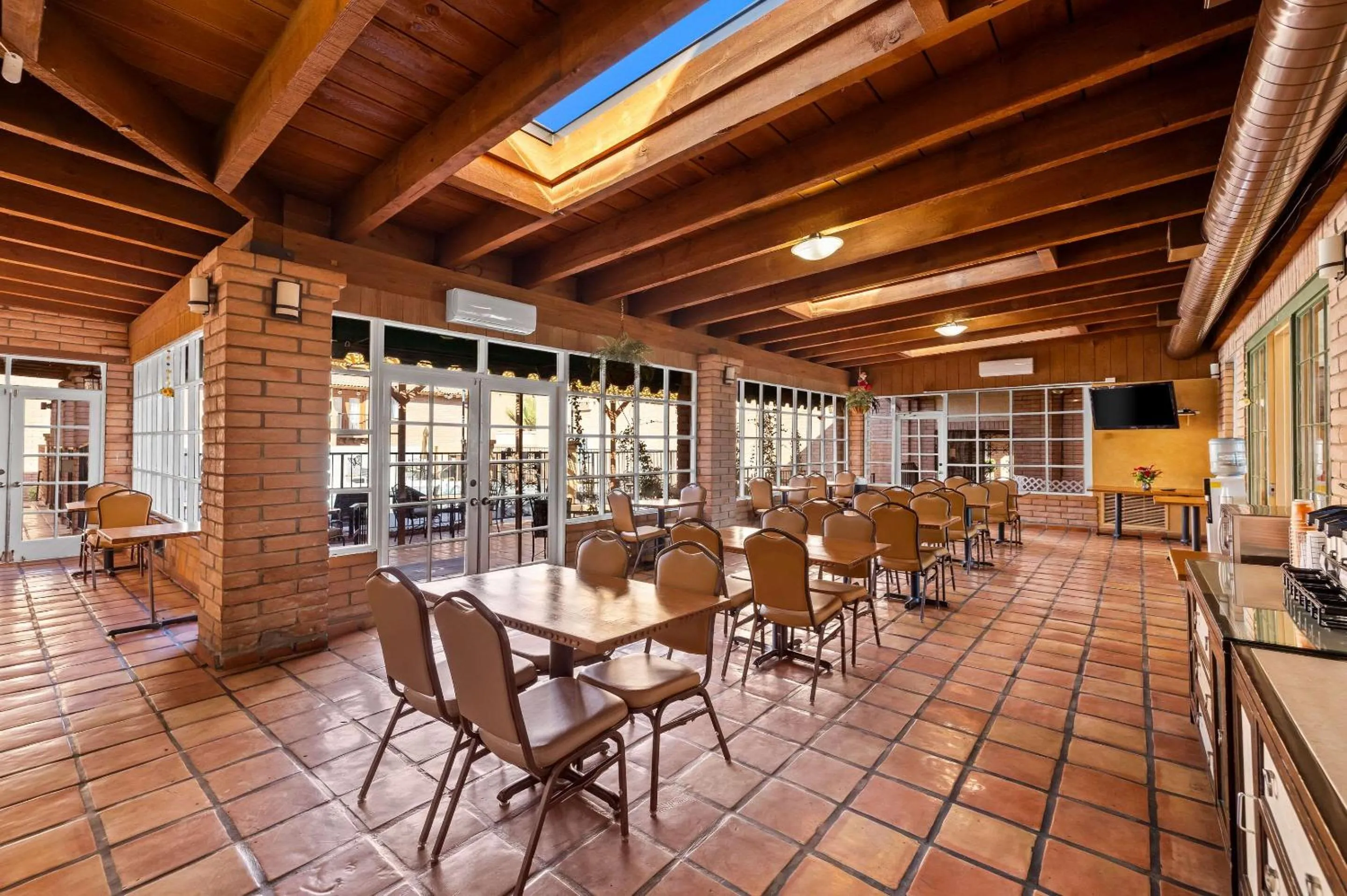 Breakfast in Clarion Inn