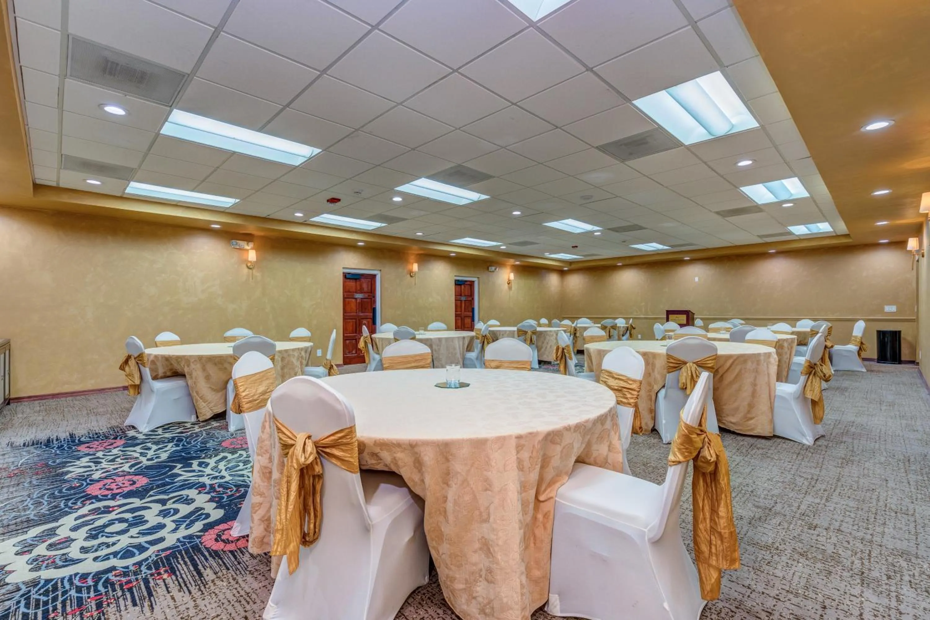 Banquet/Function facilities in Clarion Inn