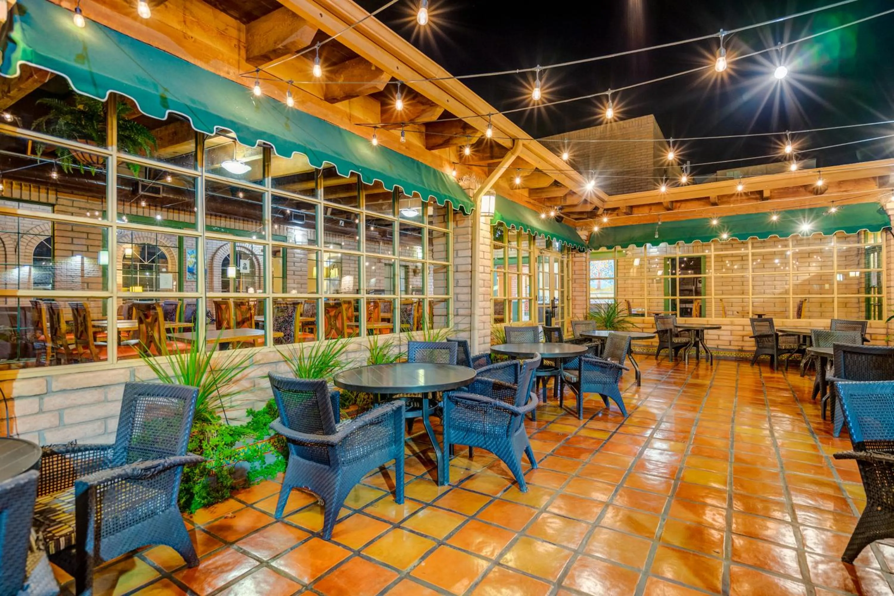 Patio in Clarion Inn