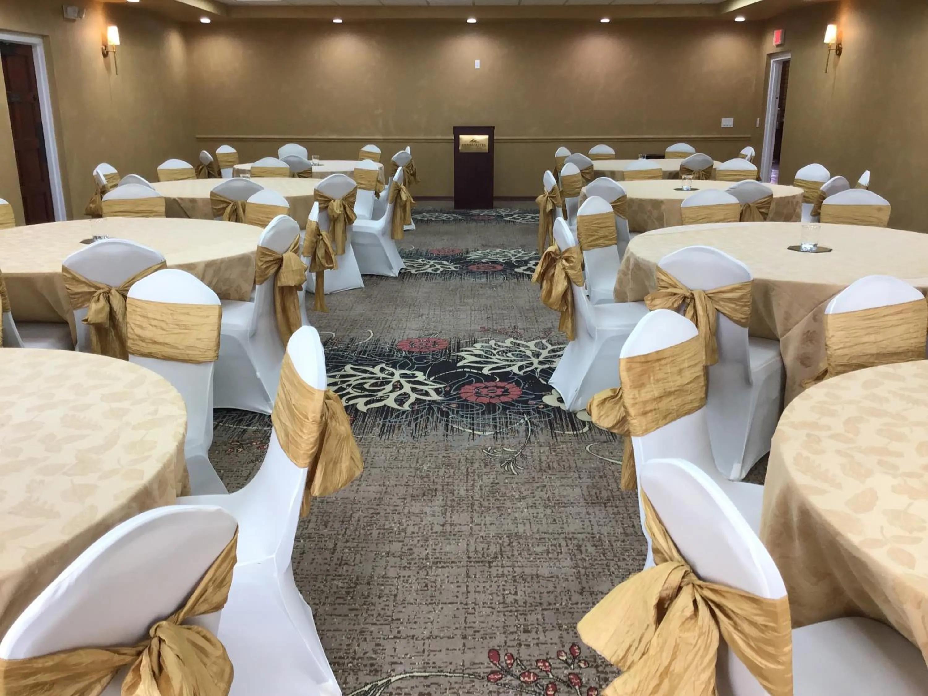 Banquet/Function facilities in Clarion Inn