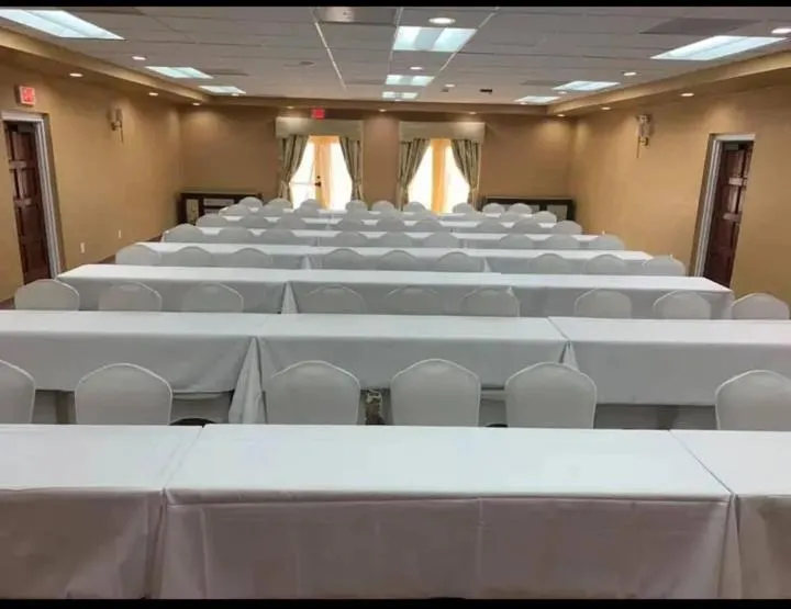 Meeting/conference room in Clarion Inn