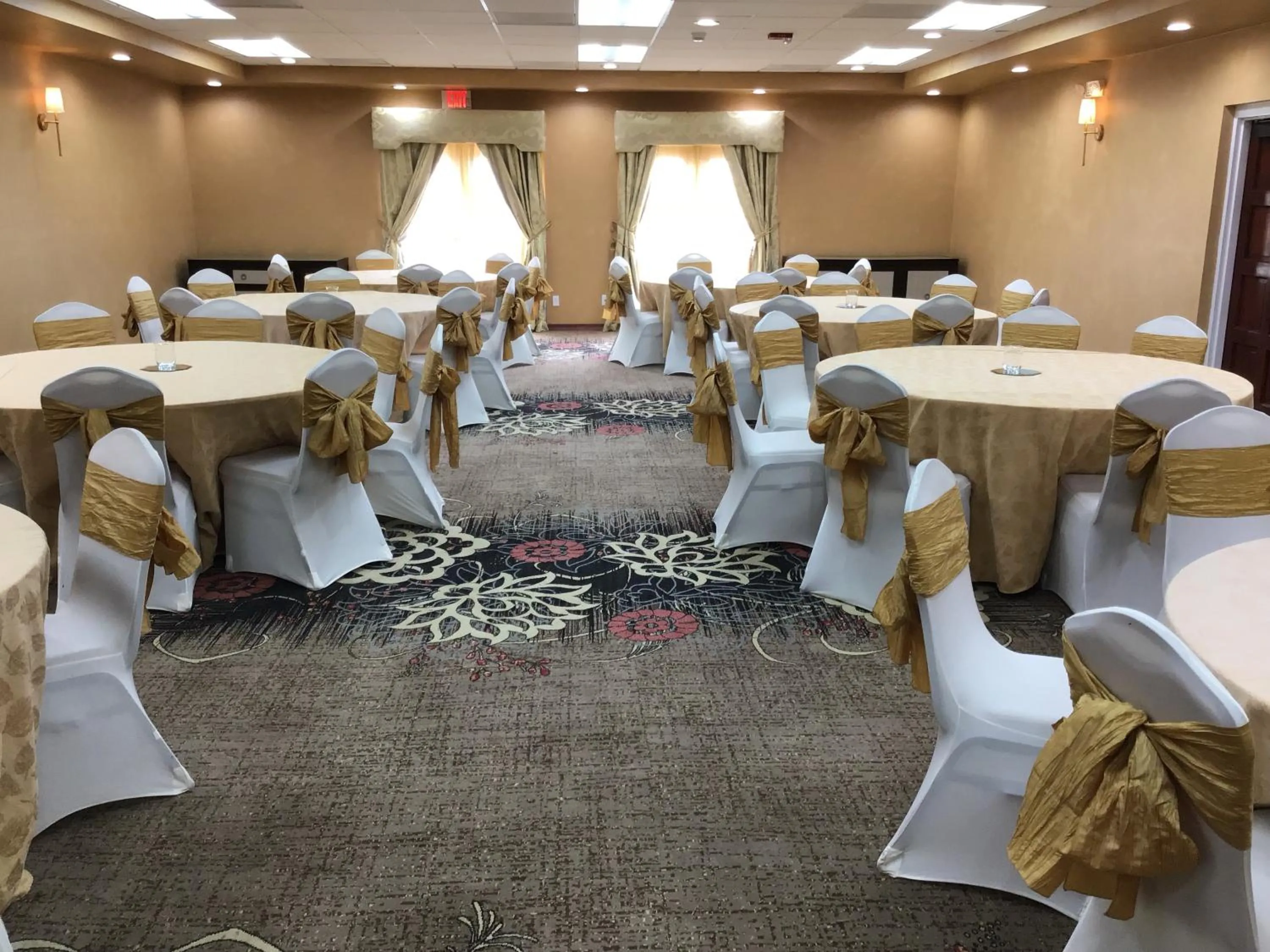 Banquet/Function facilities in Clarion Inn