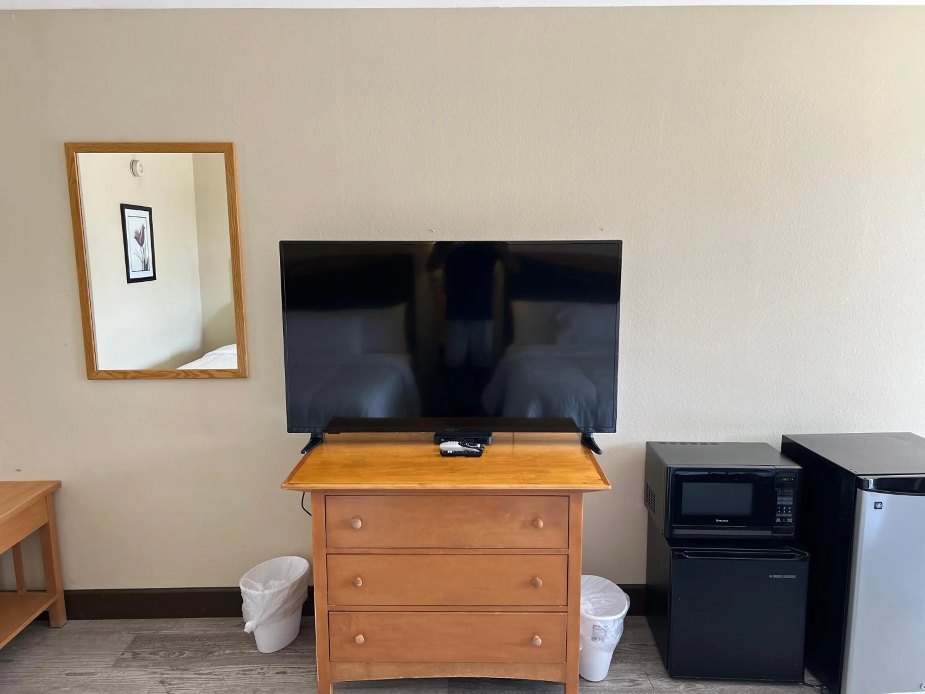 Four Winds Motel & RV Park