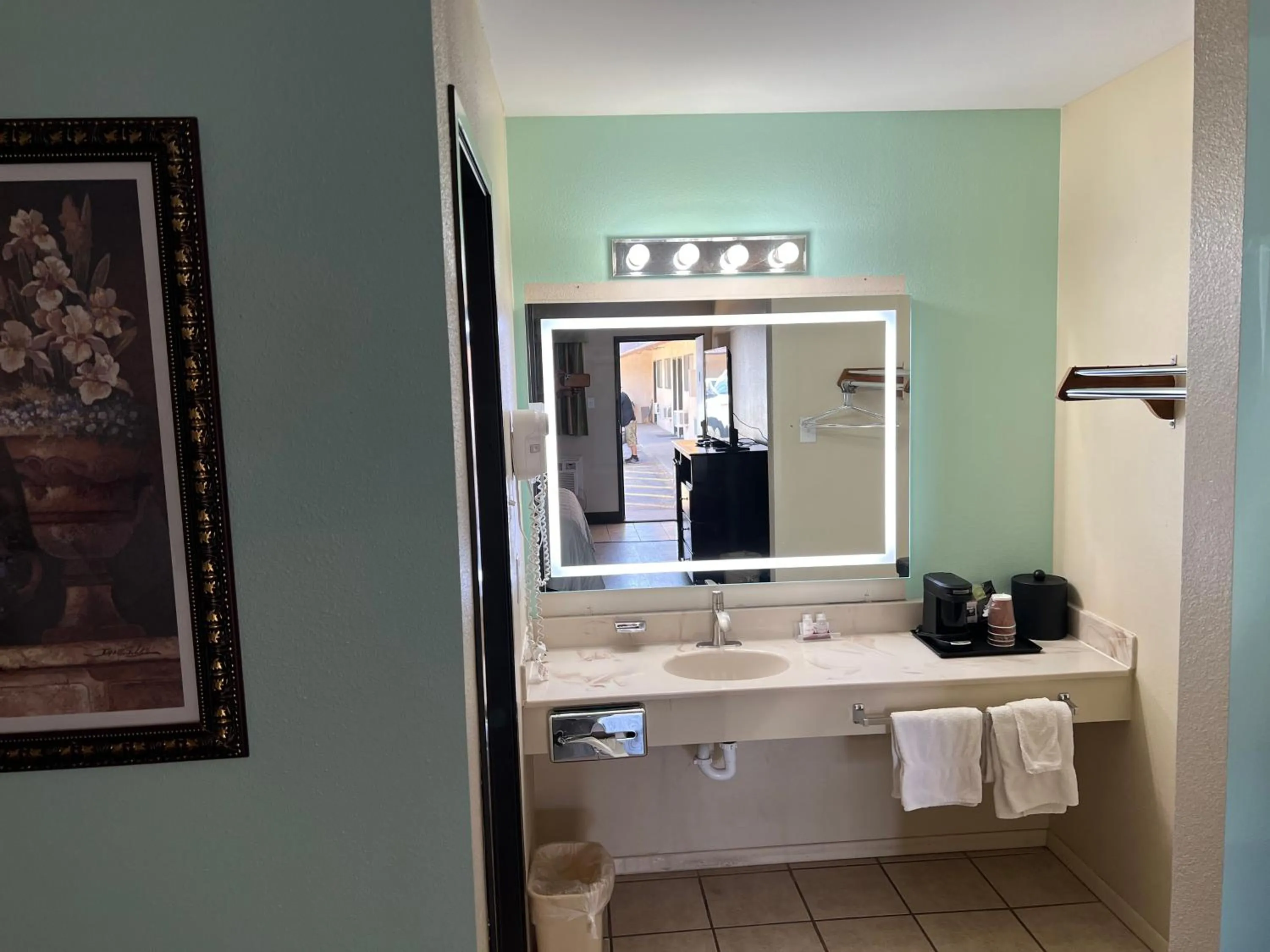 Four Winds Motel & RV Park