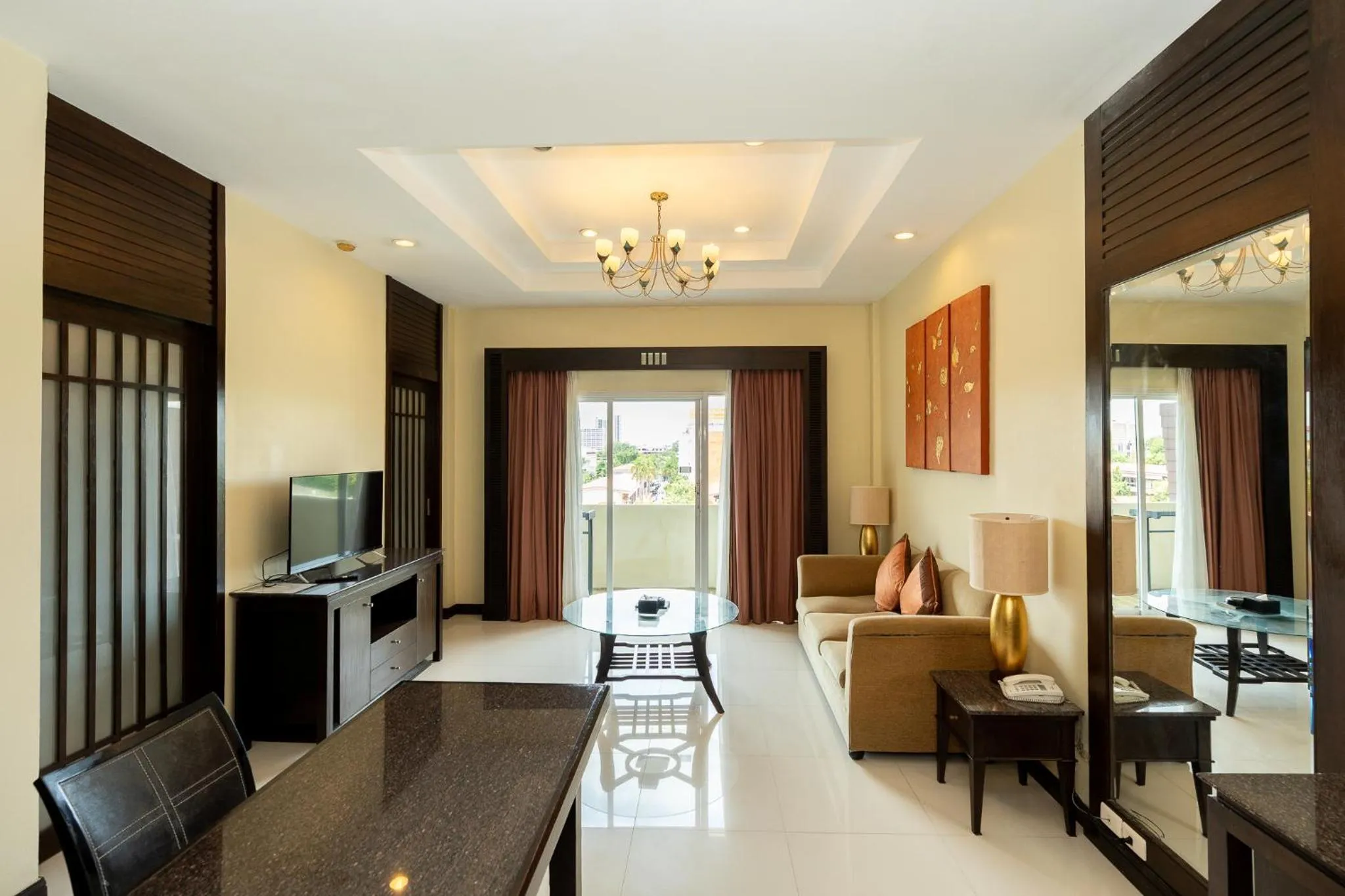 Photo of the whole room, Bed in Sunday Chateau En Ville - Pattaya