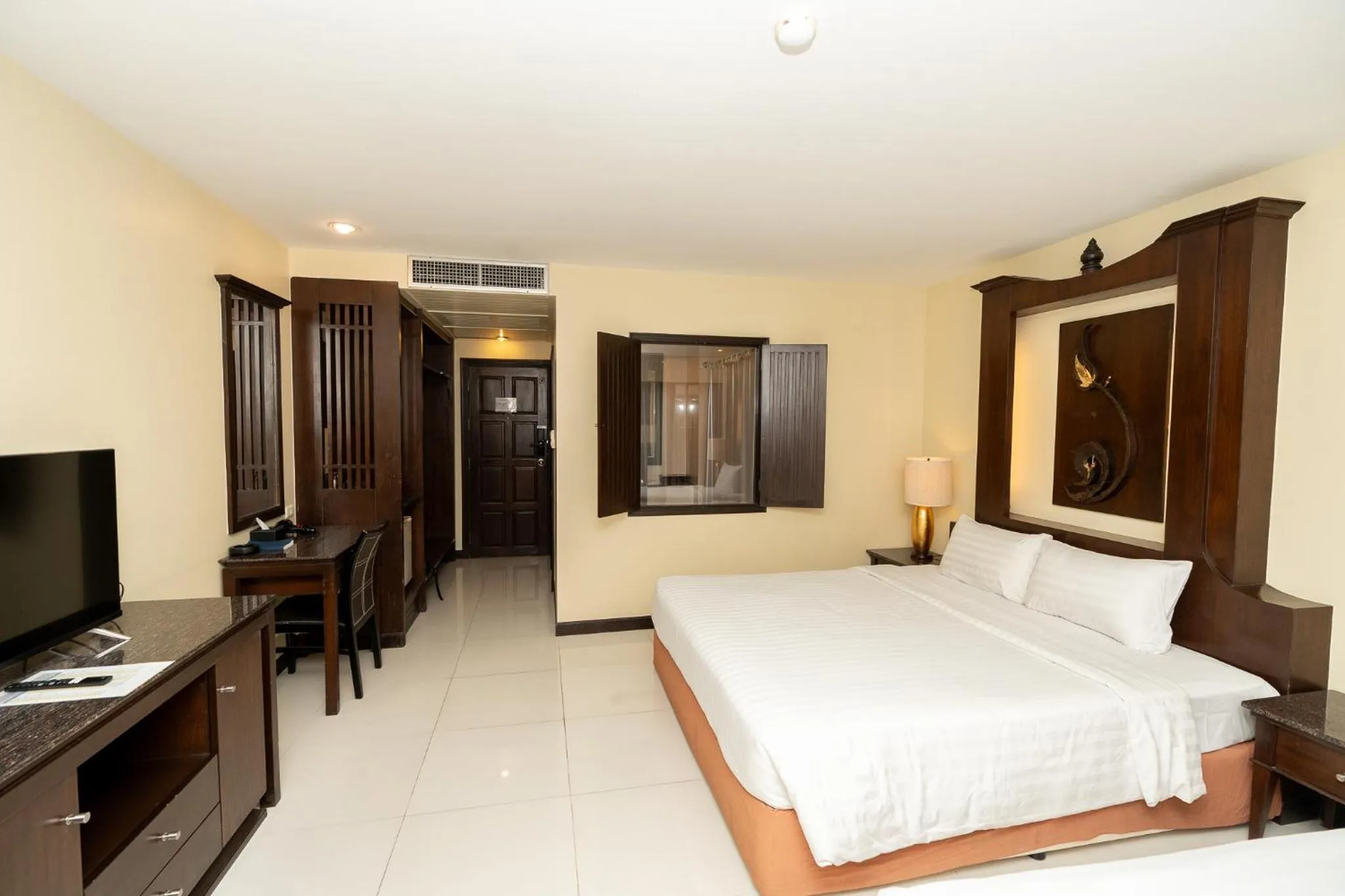 Photo of the whole room, Bed in Sunday Chateau En Ville - Pattaya