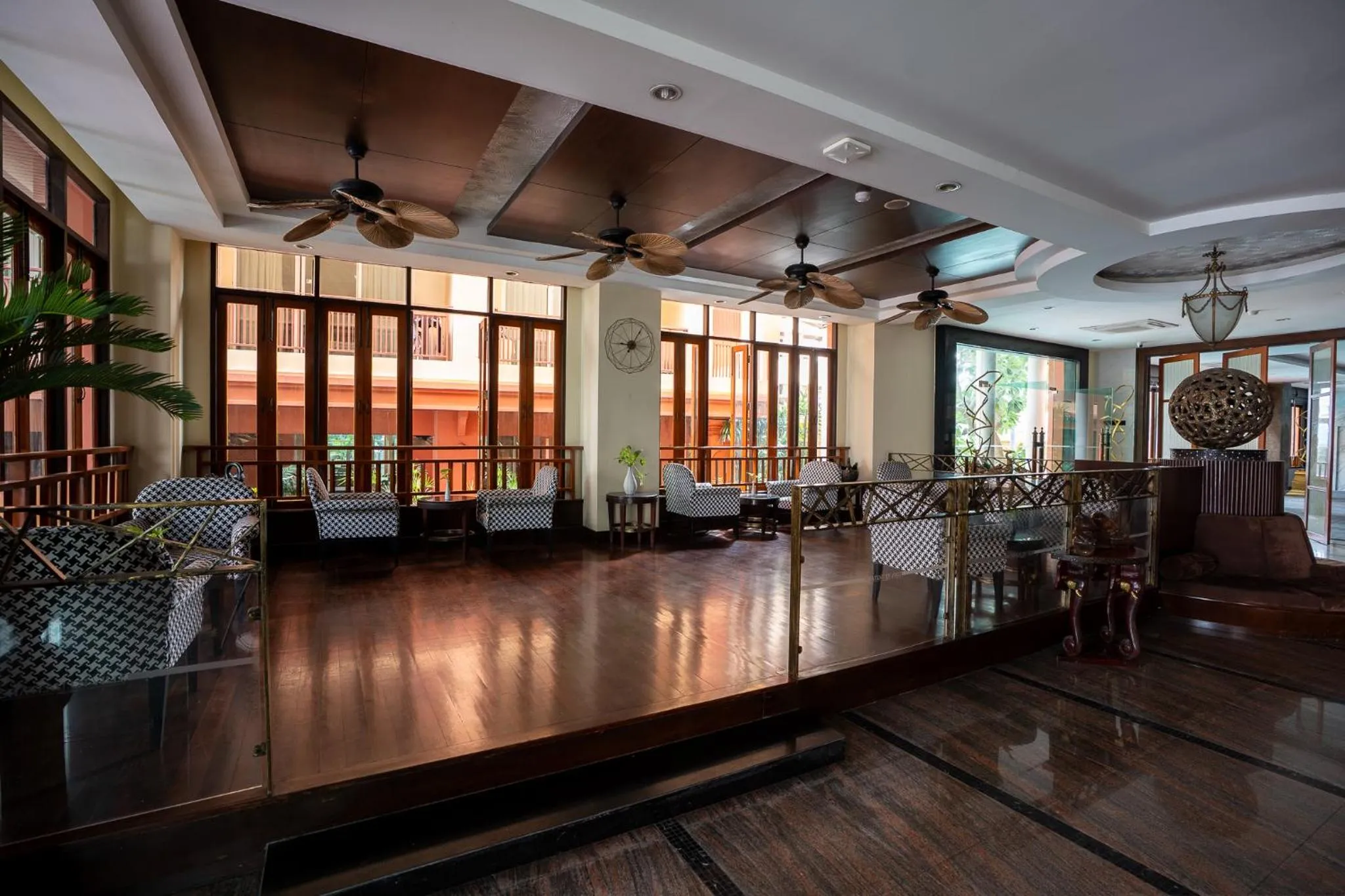 Seating area in Sunday Chateau En Ville - Pattaya