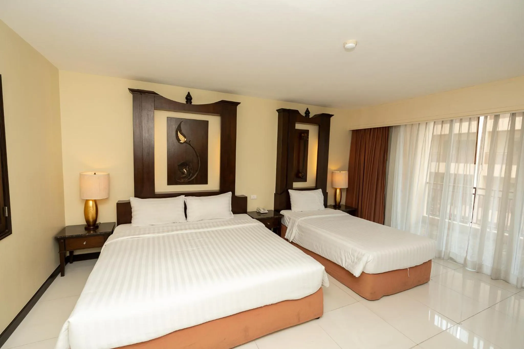 Photo of the whole room, Bed in Sunday Chateau En Ville - Pattaya