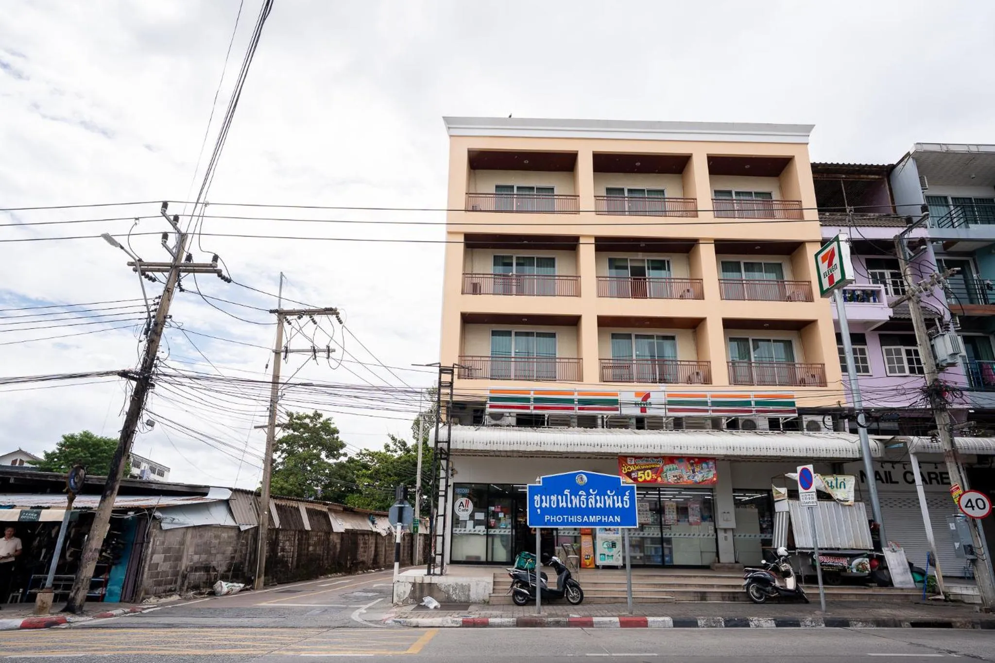Property building in Sunday Chateau En Ville - Pattaya
