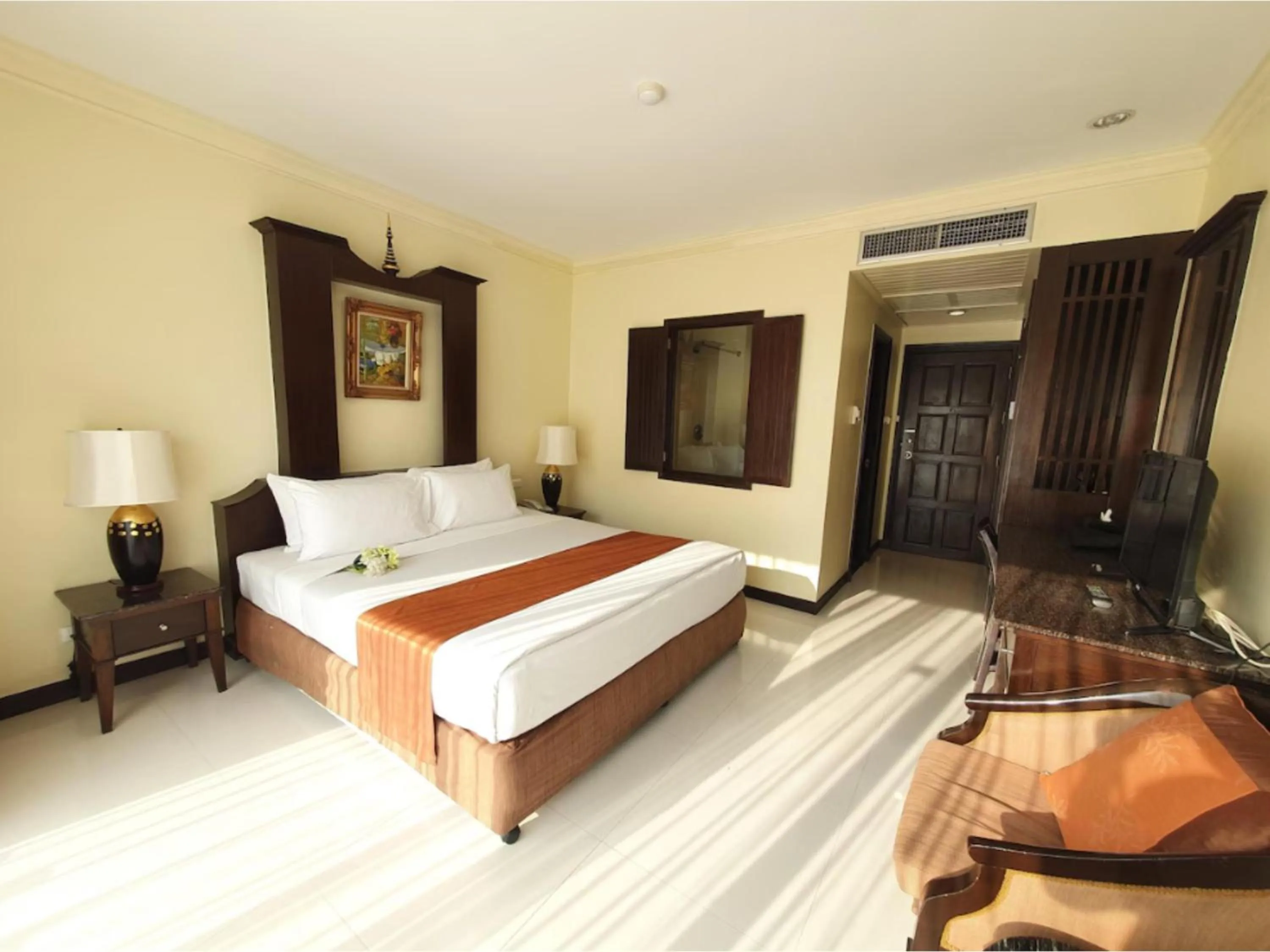 Photo of the whole room, Bed in Sunday Chateau En Ville - Pattaya