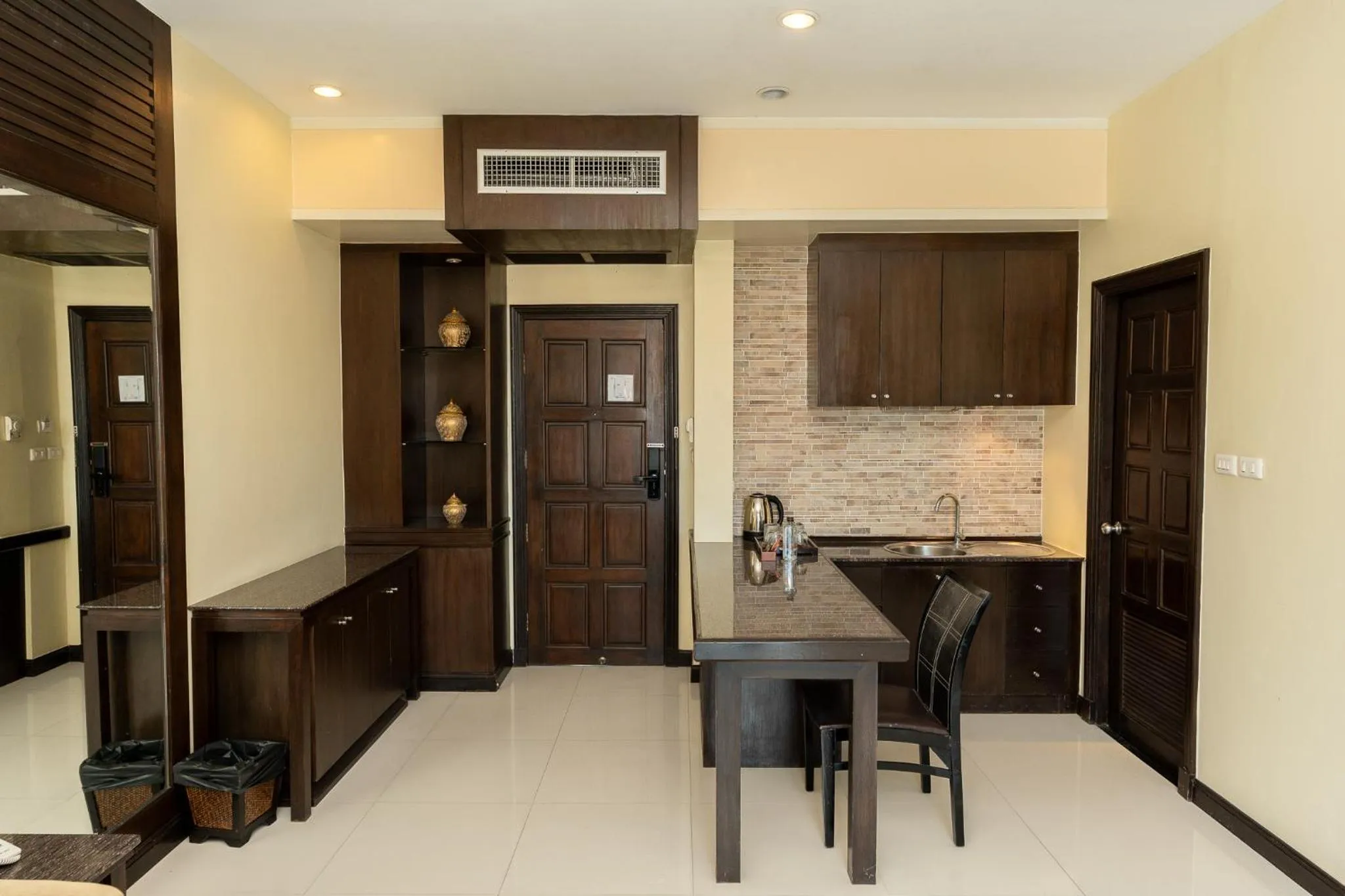 Kitchen or kitchenette in Sunday Chateau En Ville - Pattaya