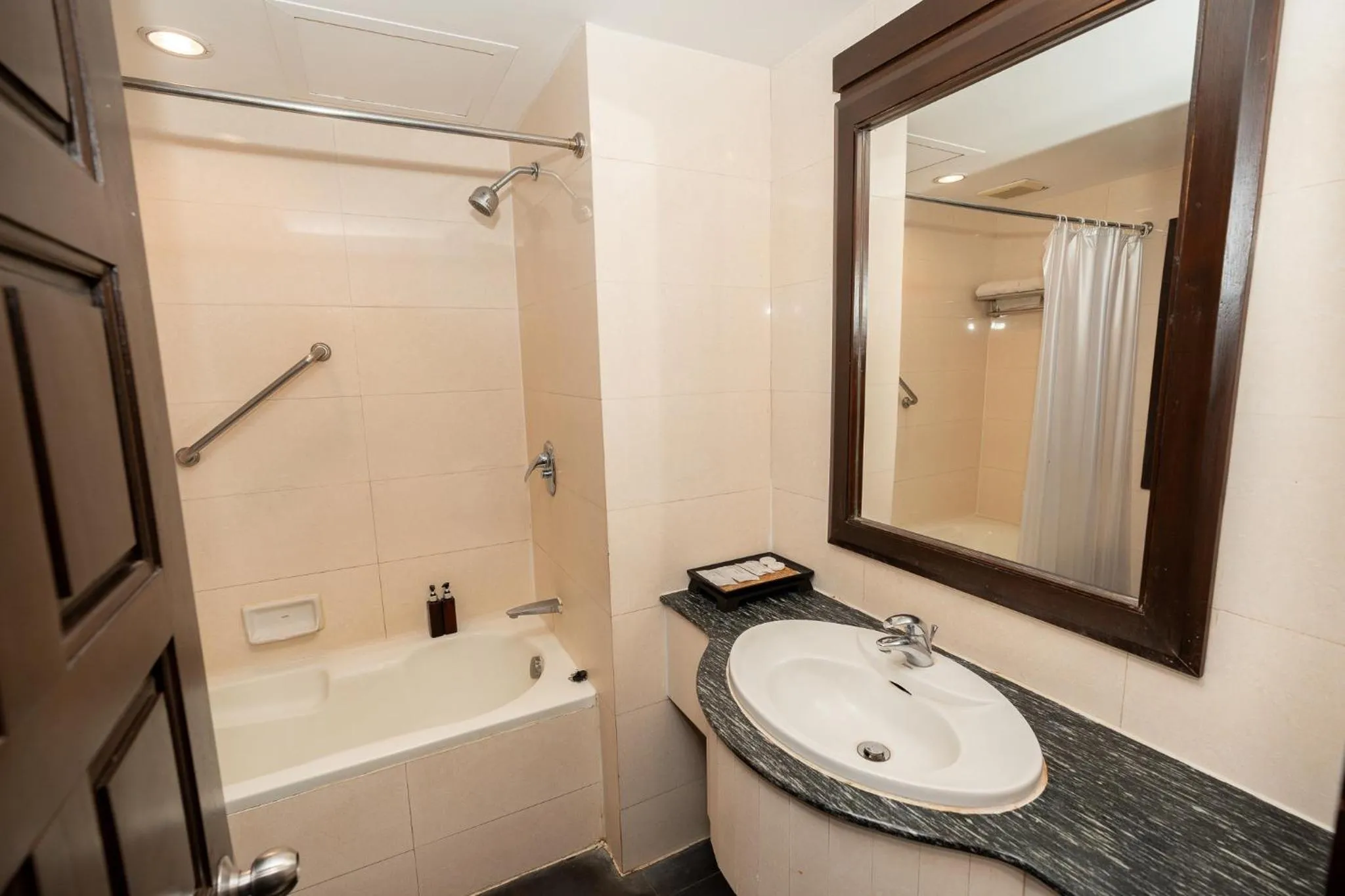 Bathroom in Sunday Chateau En Ville - Pattaya