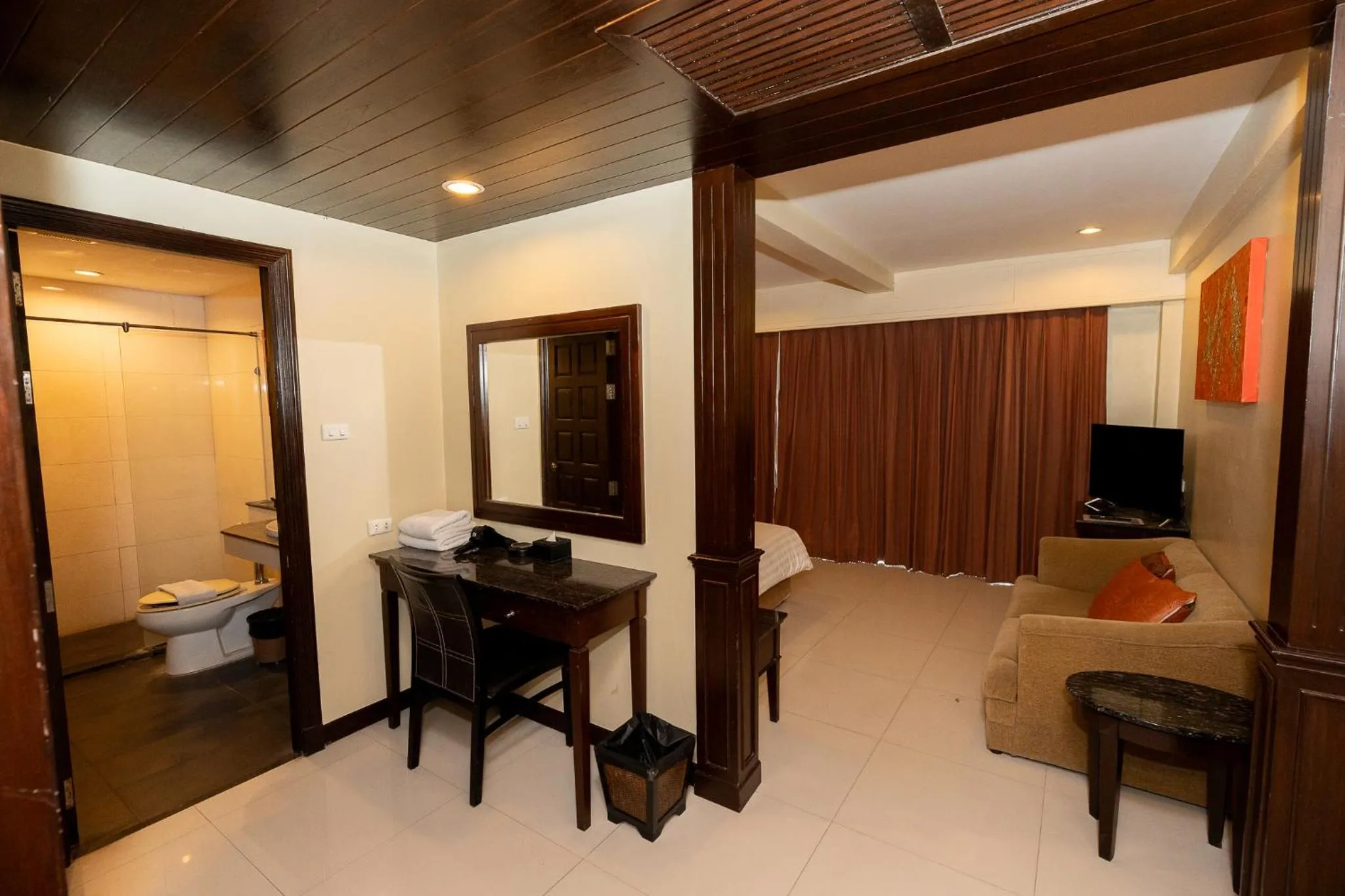 Photo of the whole room, Bed in Sunday Chateau En Ville - Pattaya