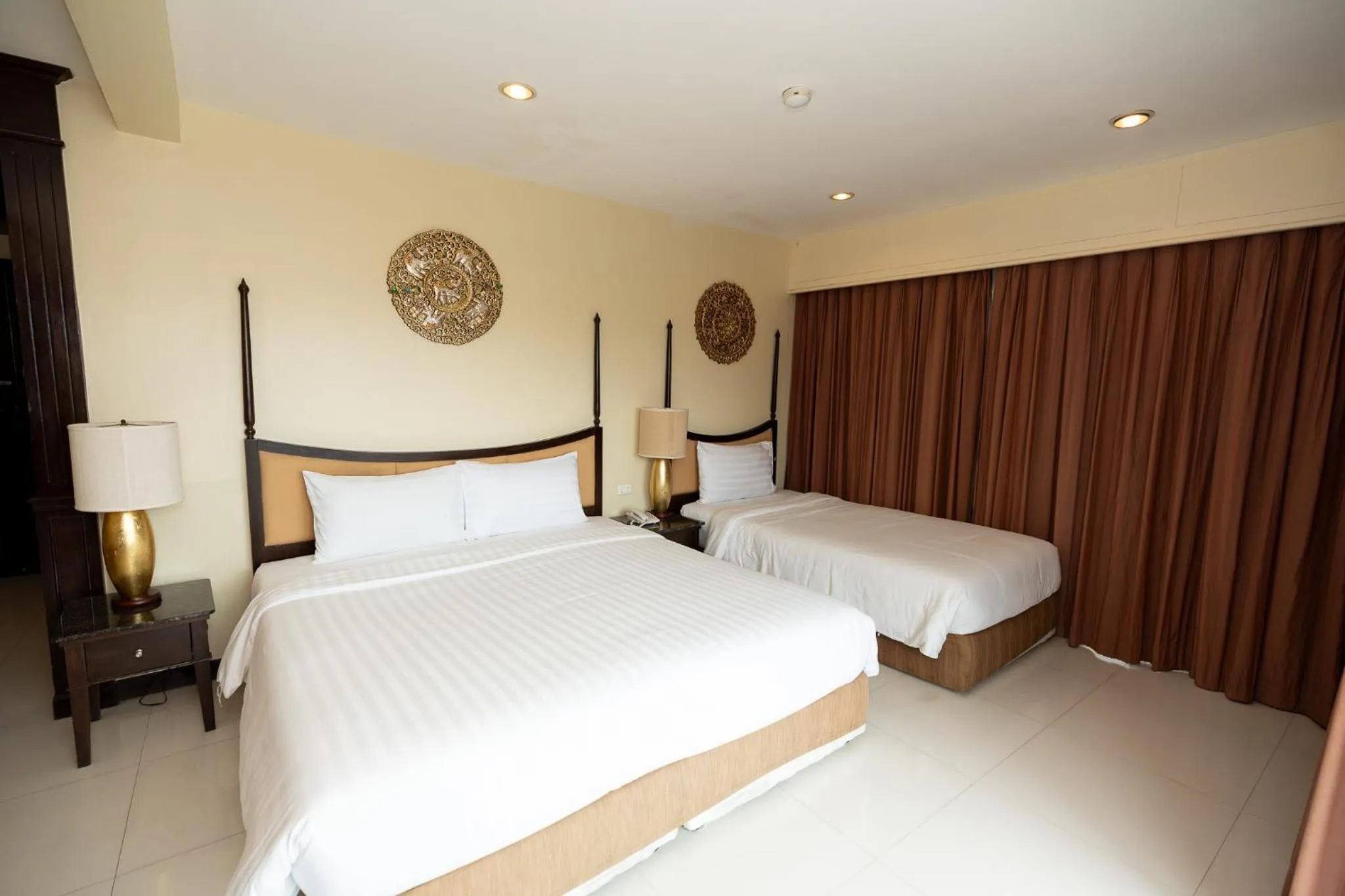 Photo of the whole room, Bed in Sunday Chateau En Ville - Pattaya