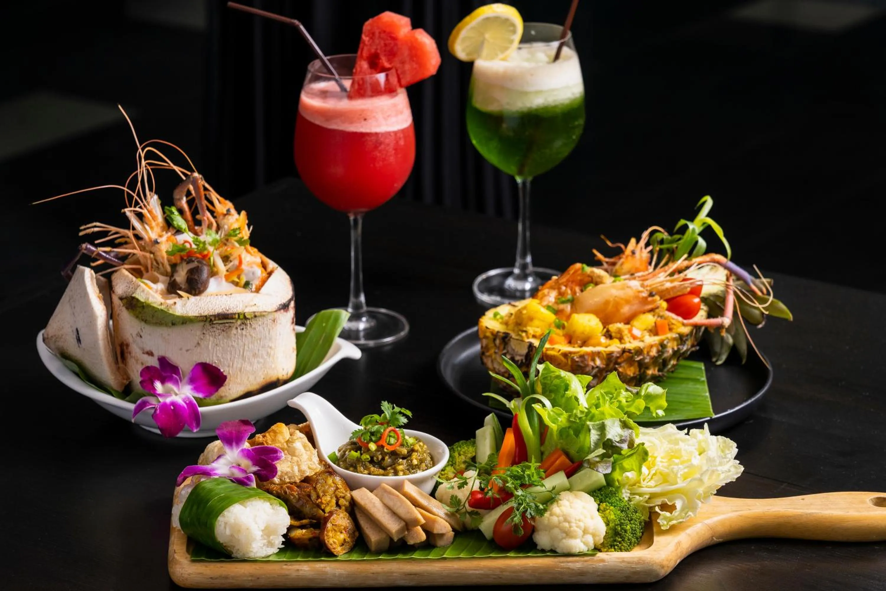 Restaurant/places to eat in Cross Vibe Chiang Mai Decem Nimman Hotel