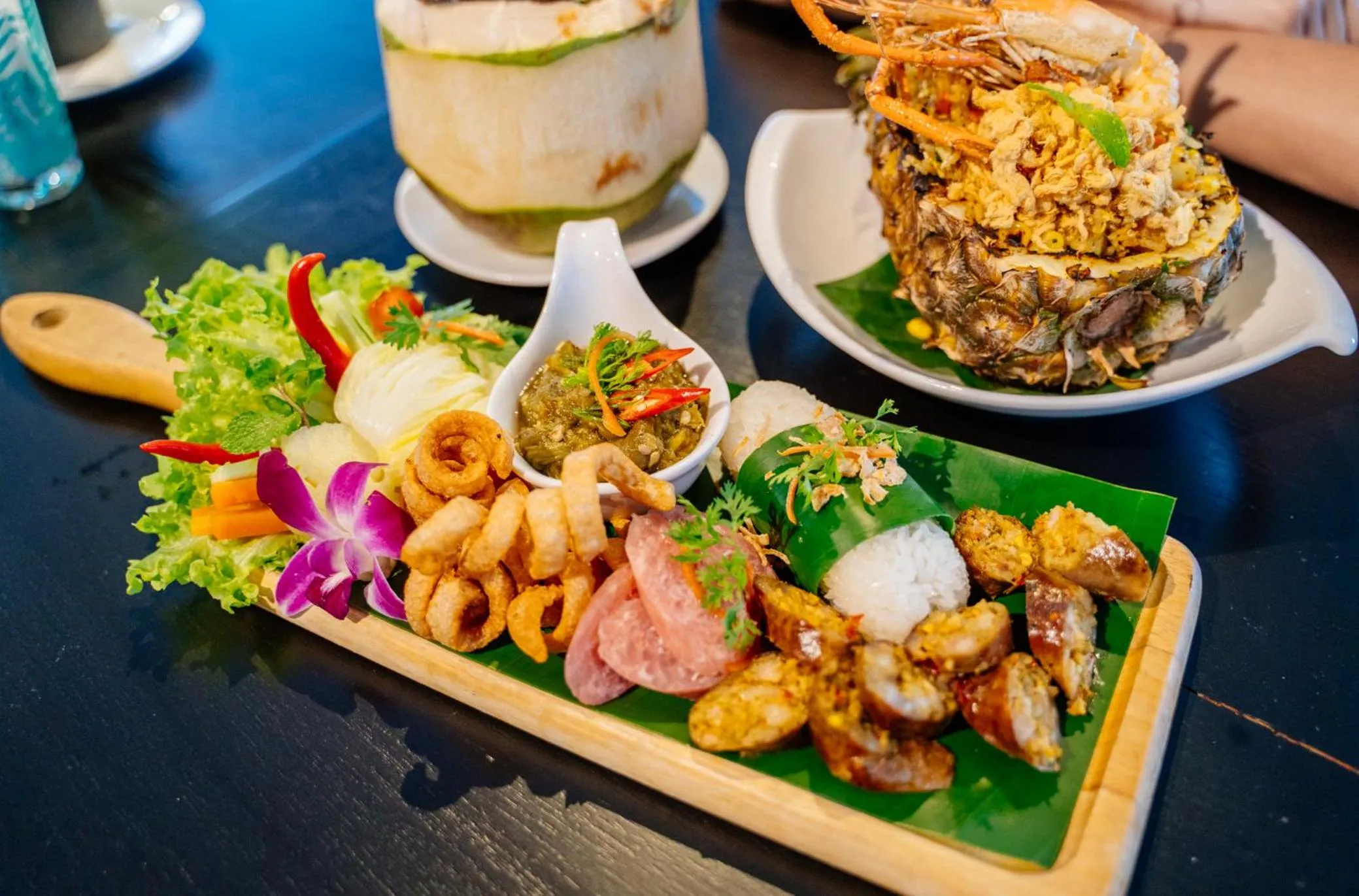 Restaurant/places to eat in Cross Vibe Chiang Mai Decem Nimman Hotel