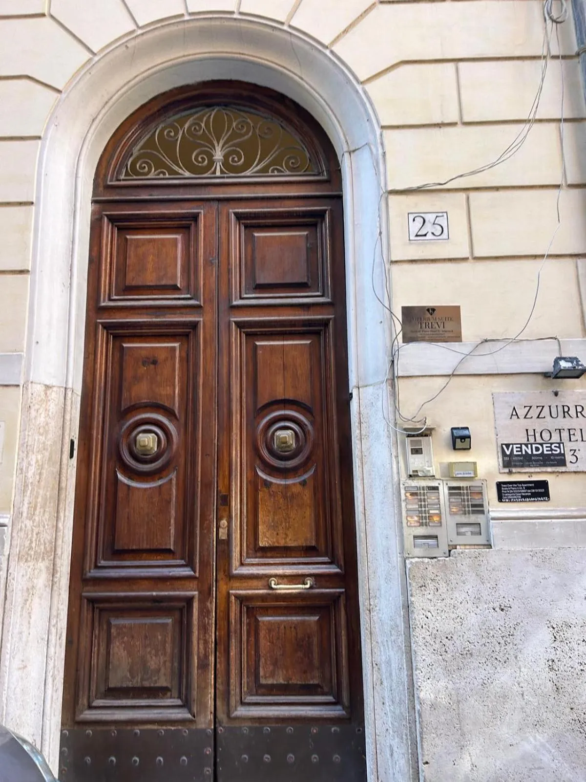 Facade/entrance in imperium suite trevi