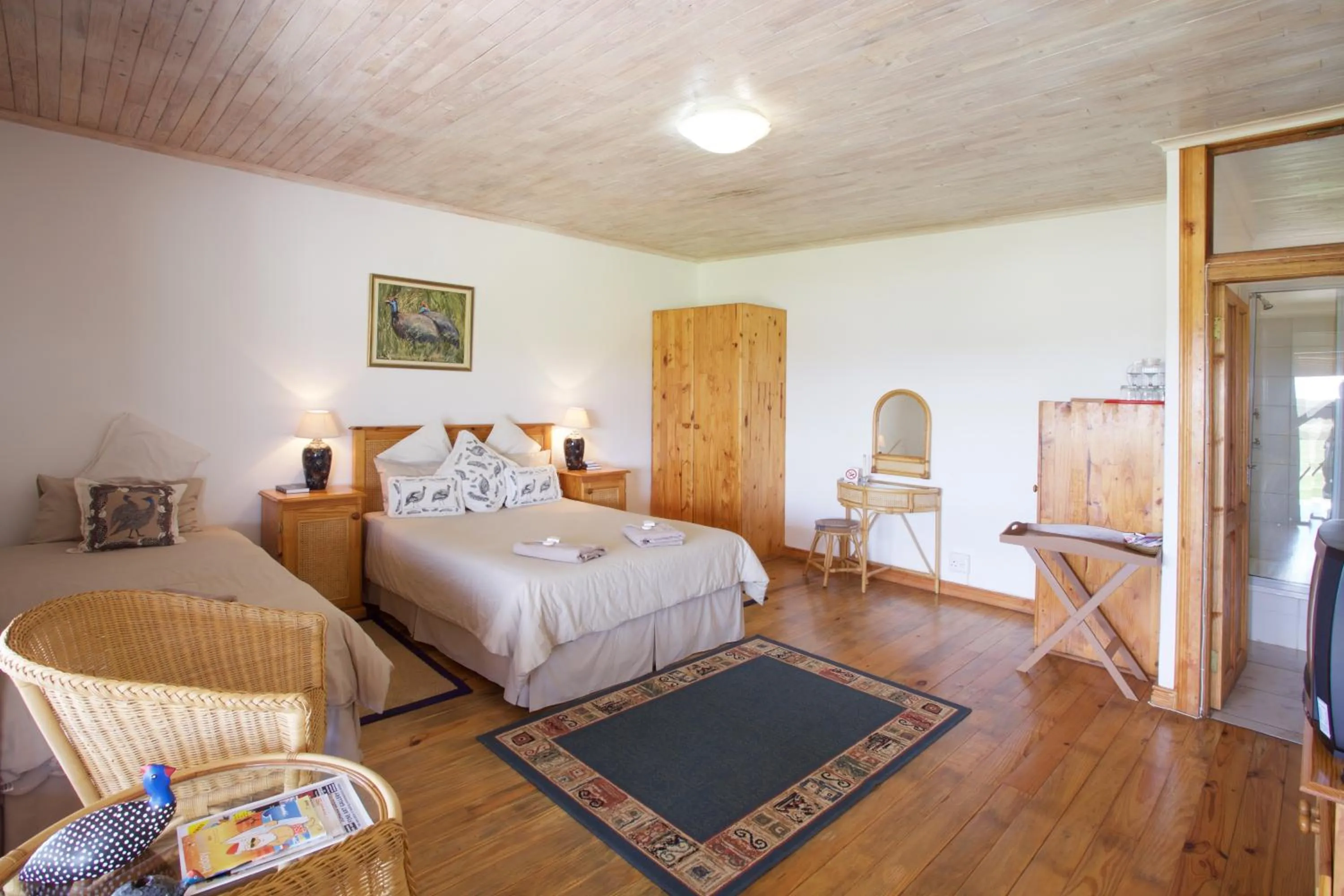 Photo of the whole room, Bed in Mentors Country Estate