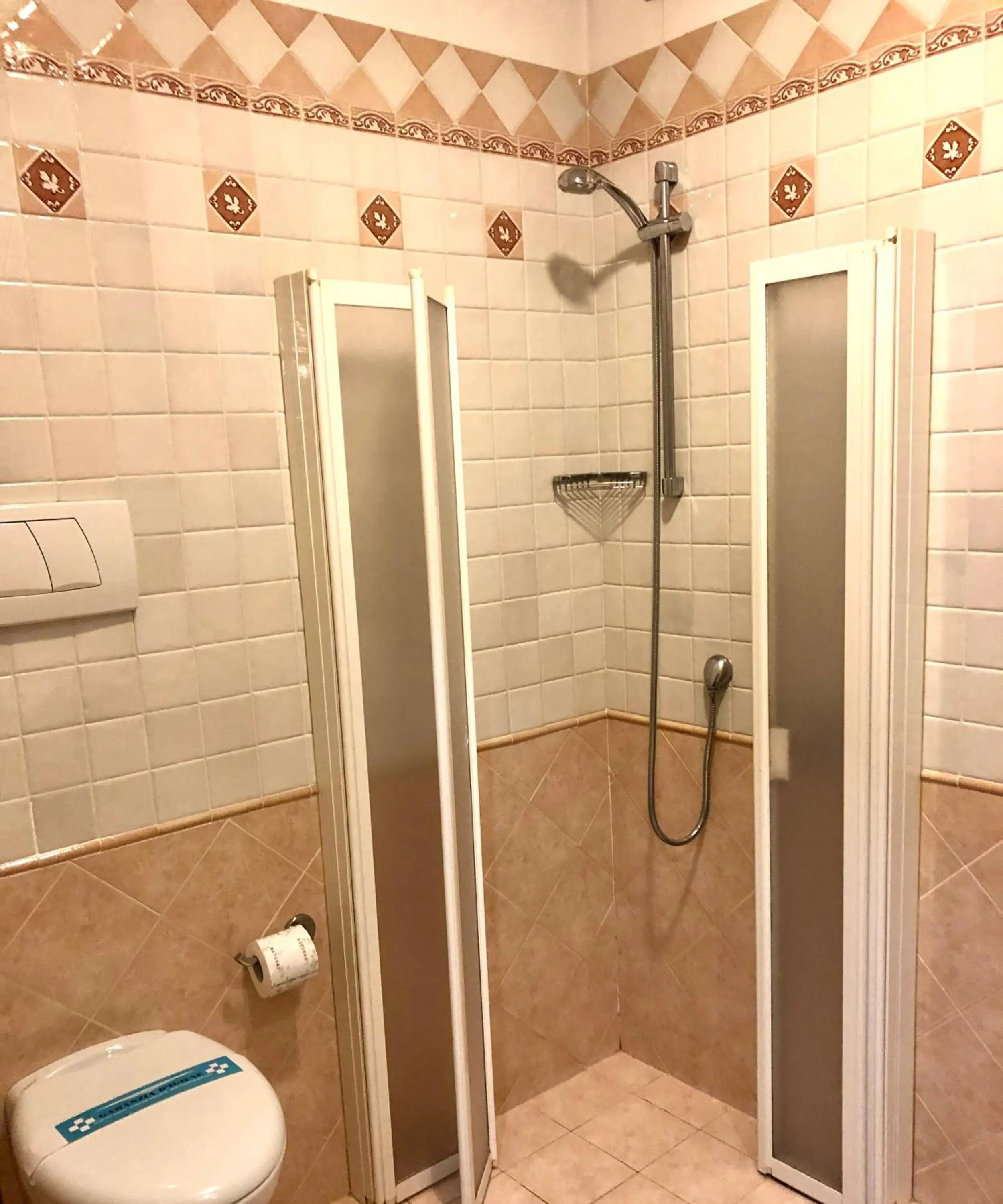 Shower in Hotel San Clemente