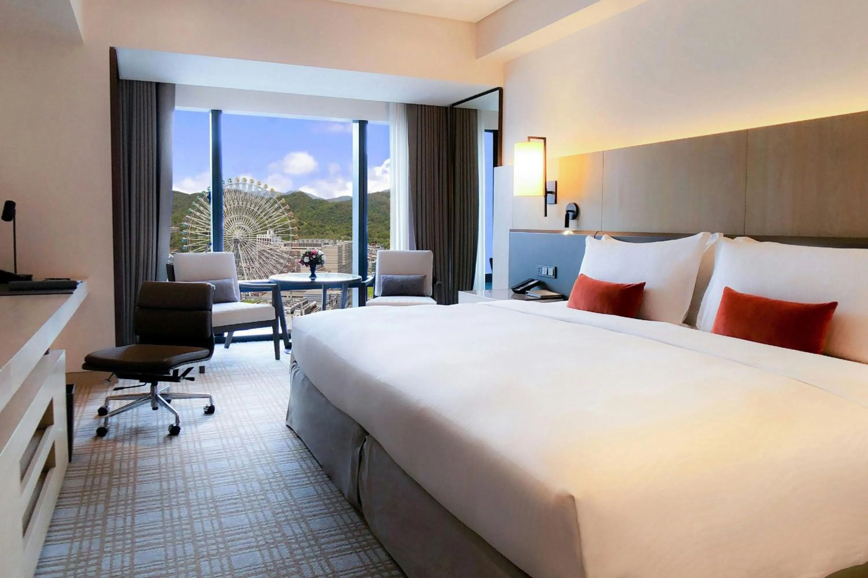 Photo of the whole room, Bed in Taipei Marriott Hotel